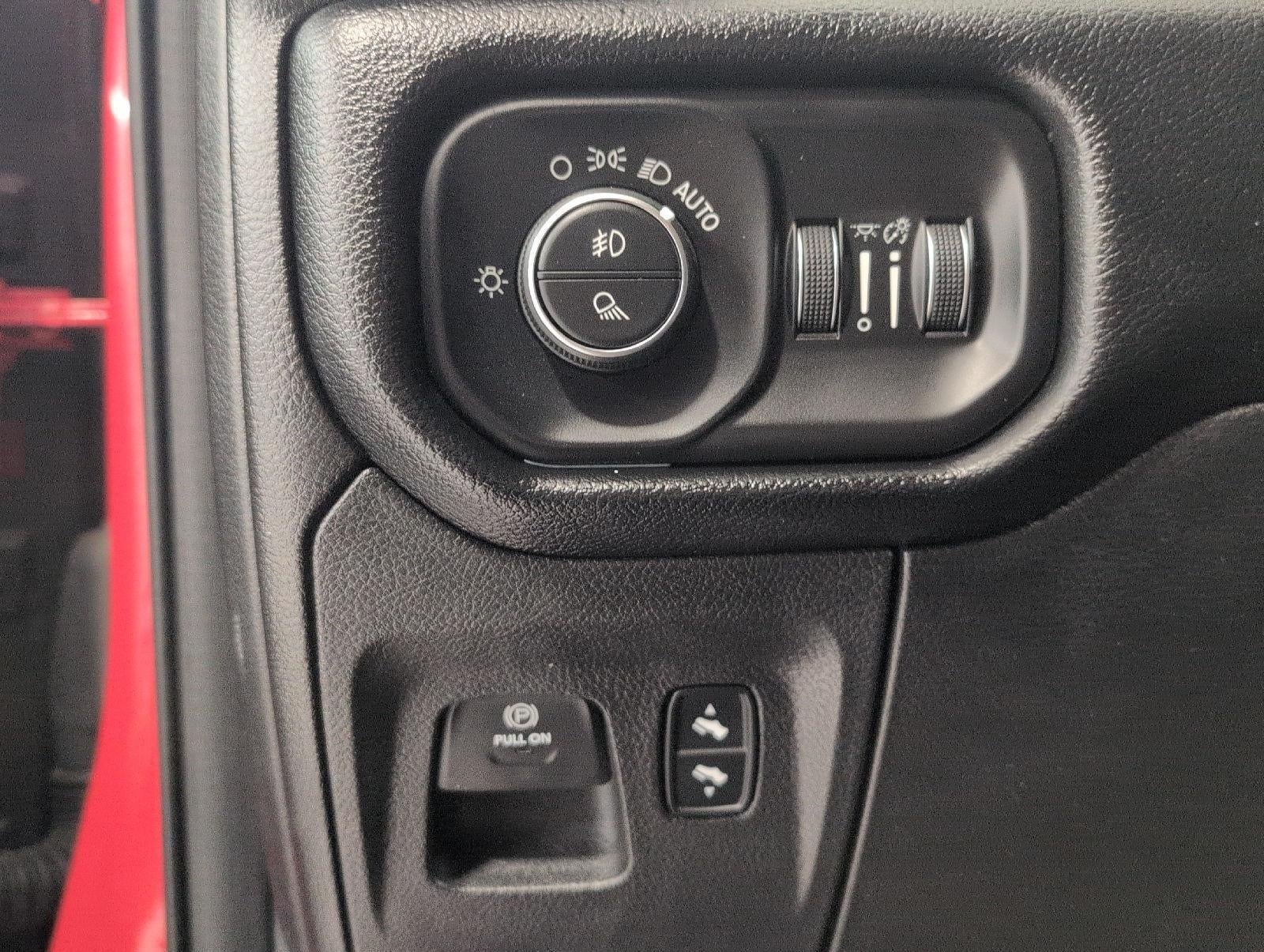 2019 RAM 1500 Big Horn/Lone Star 4x4 Crew Cab 5'7 Box