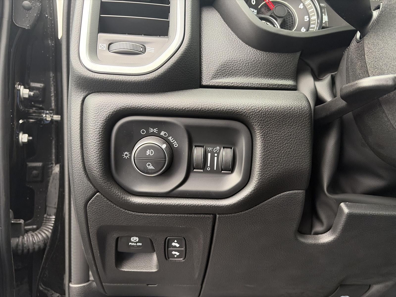 2025 RAM 1500 Laramie 4x4 Crew Cab 5'7 Box