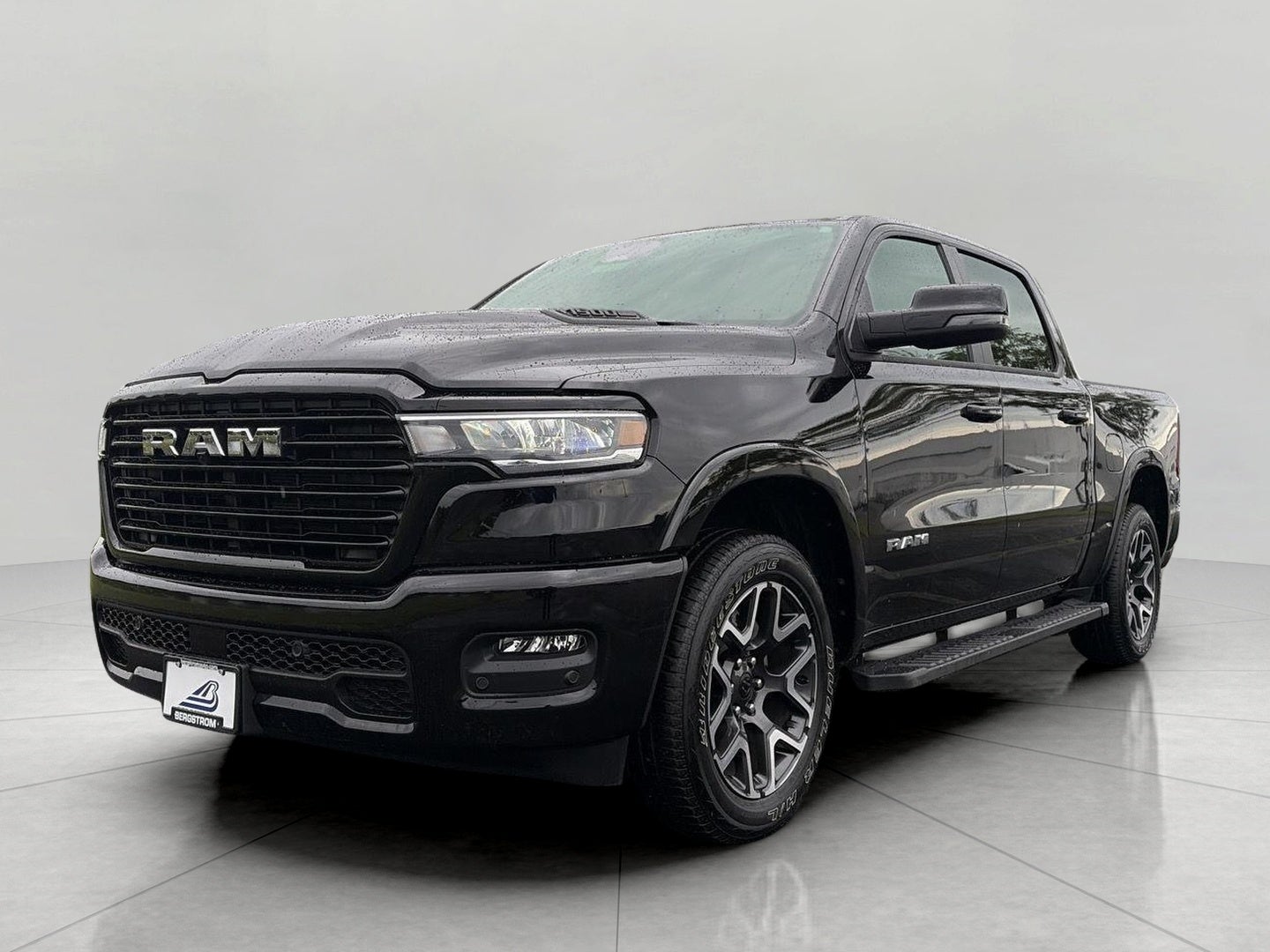 2025 RAM 1500 Laramie 4x4 Crew Cab 5'7 Box
