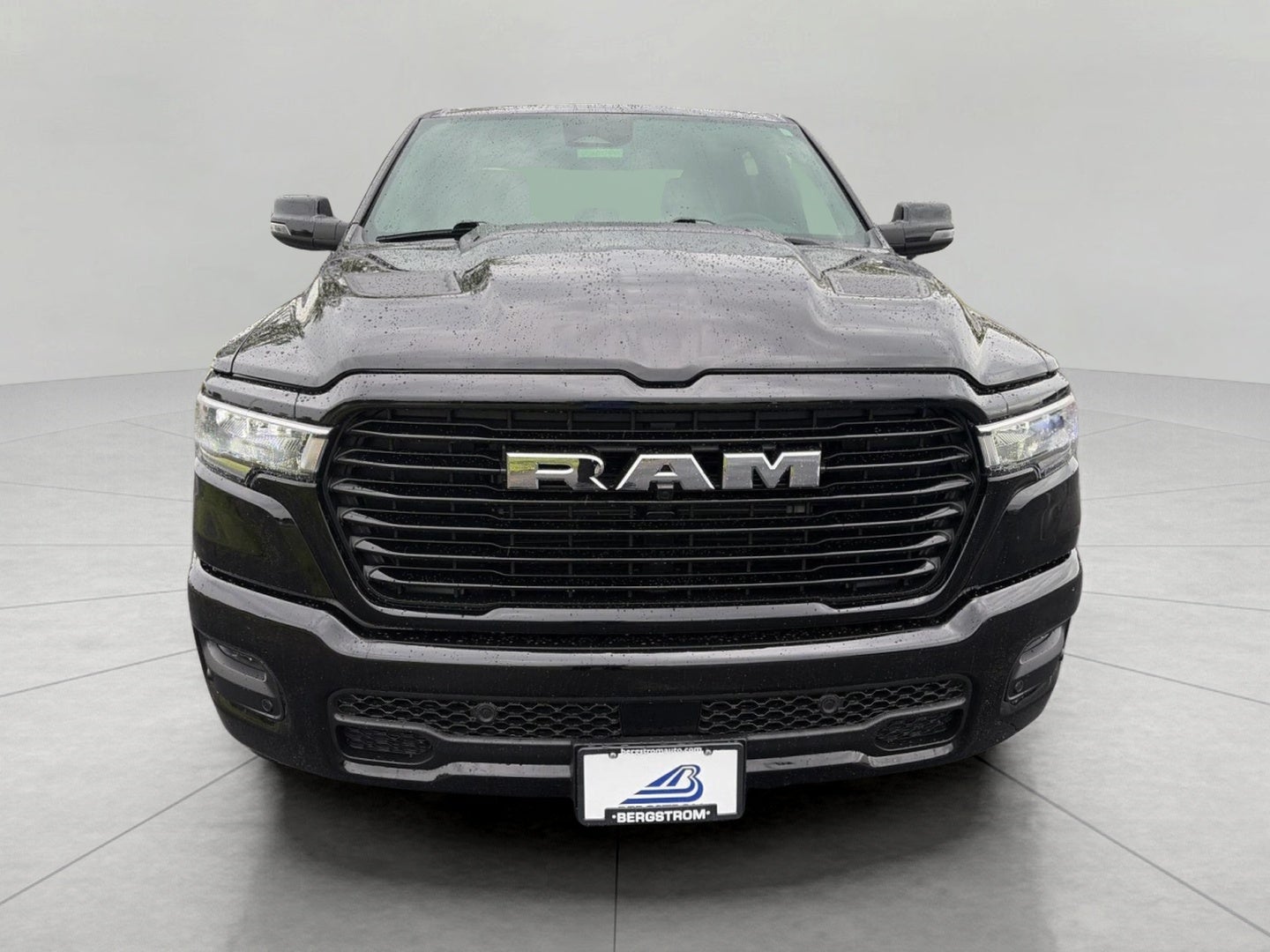 2025 RAM 1500 Laramie 4x4 Crew Cab 5'7 Box