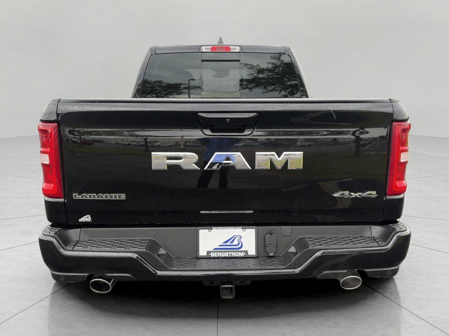 2025 RAM 1500 Laramie 4x4 Crew Cab 5'7 Box