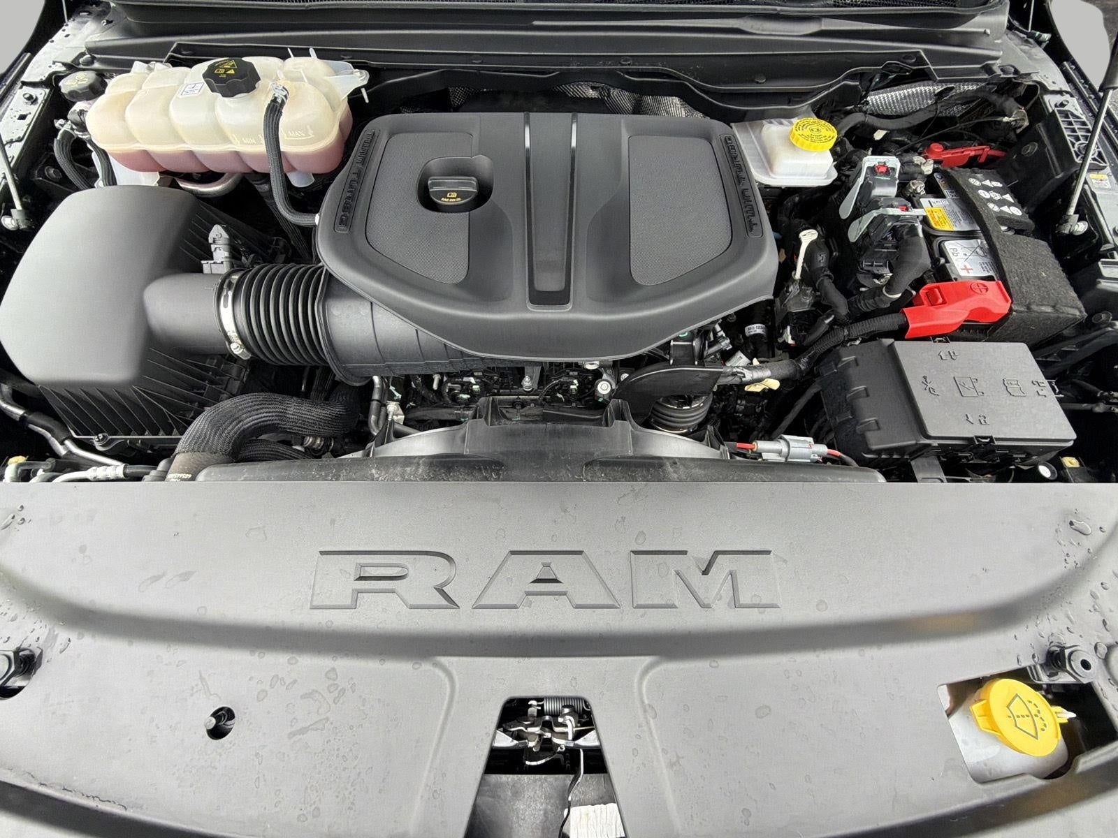 2025 RAM 1500 Laramie 4x4 Crew Cab 5'7 Box