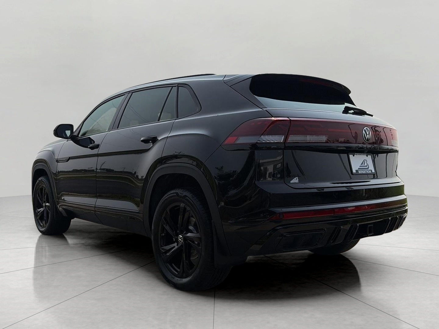 2026 Volkswagen Atlas Cross Sport 2.0T SEL R-Line Black 4MOTION