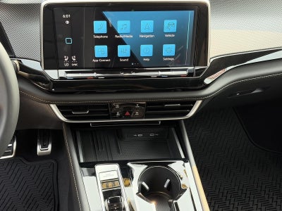 2026 Volkswagen Atlas Cross Sport 2.0T SEL R-Line Black 4MOTION