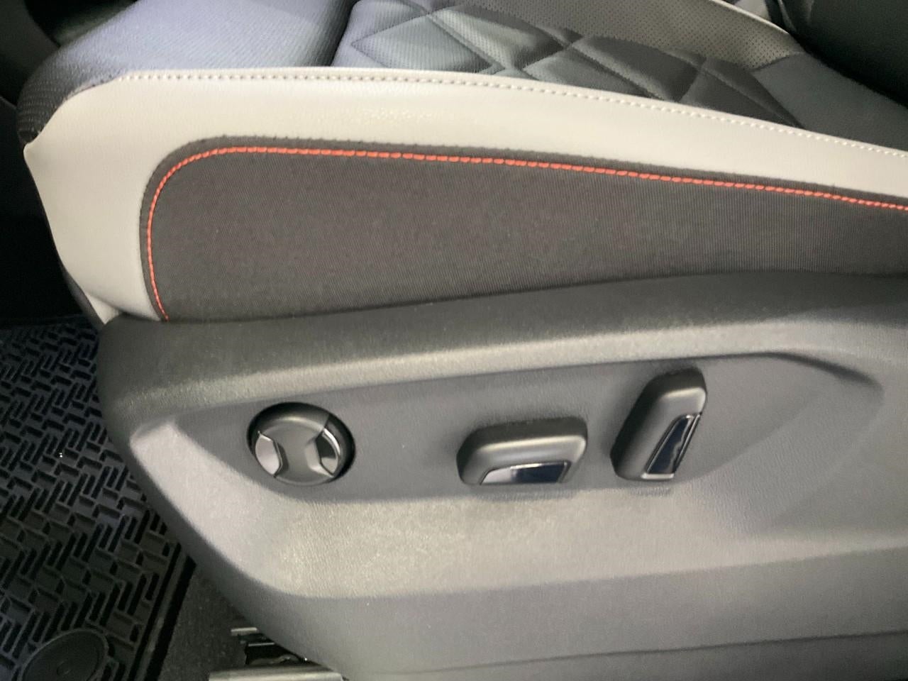 2026 Volkswagen Atlas 2.0T Peak Edition 4MOTION