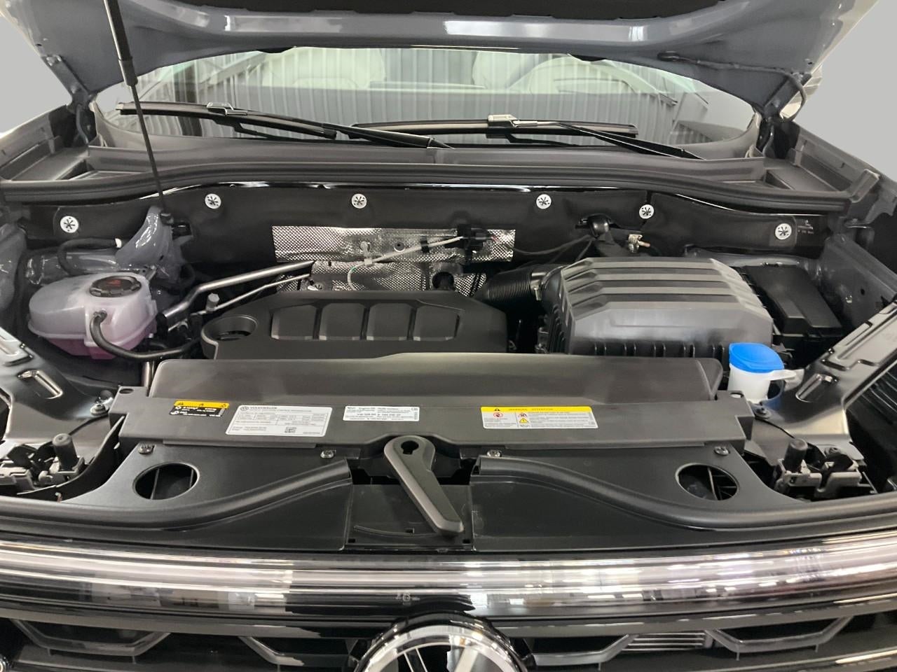 2026 Volkswagen Atlas Cross Sport 2.0T SEL Premium R-Line 4MOTION