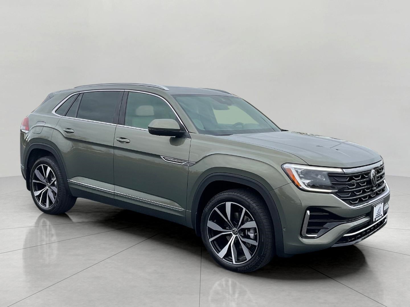 2026 Volkswagen Atlas Cross Sport 2.0T SEL Premium R-Line 4MOTION