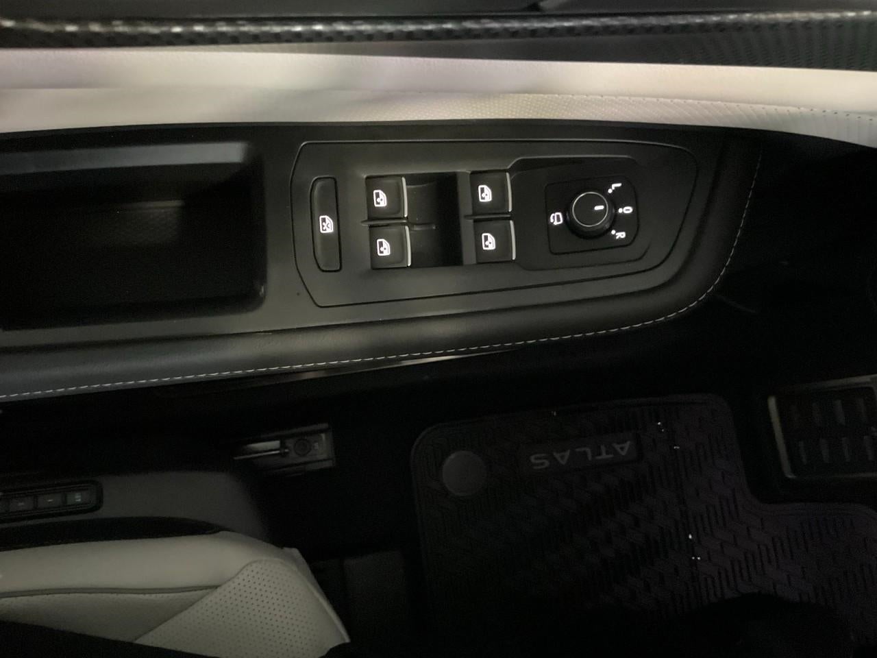 2026 Volkswagen Atlas Cross Sport 2.0T SEL Premium R-Line 4MOTION