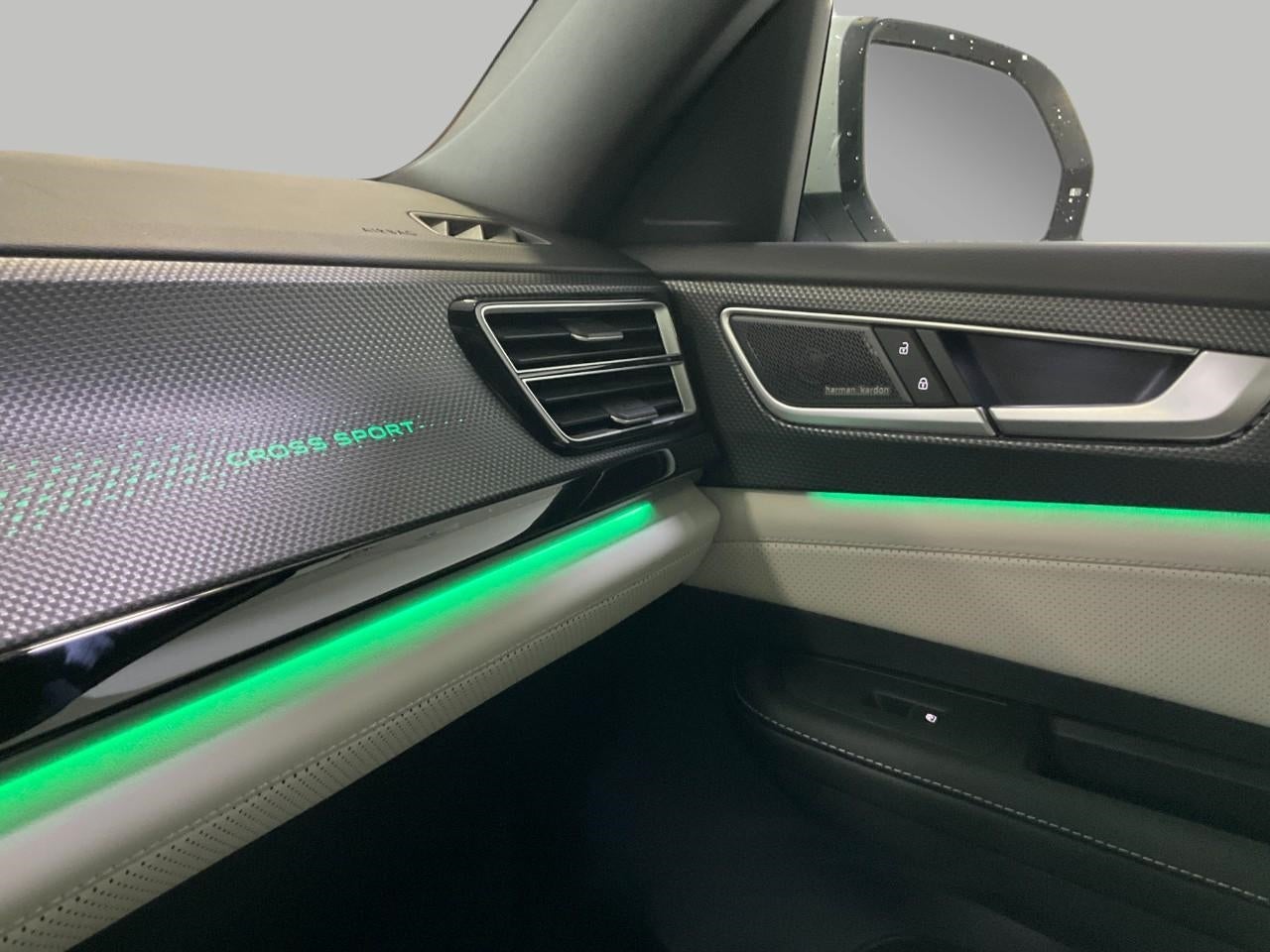 2026 Volkswagen Atlas Cross Sport 2.0T SEL Premium R-Line 4MOTION