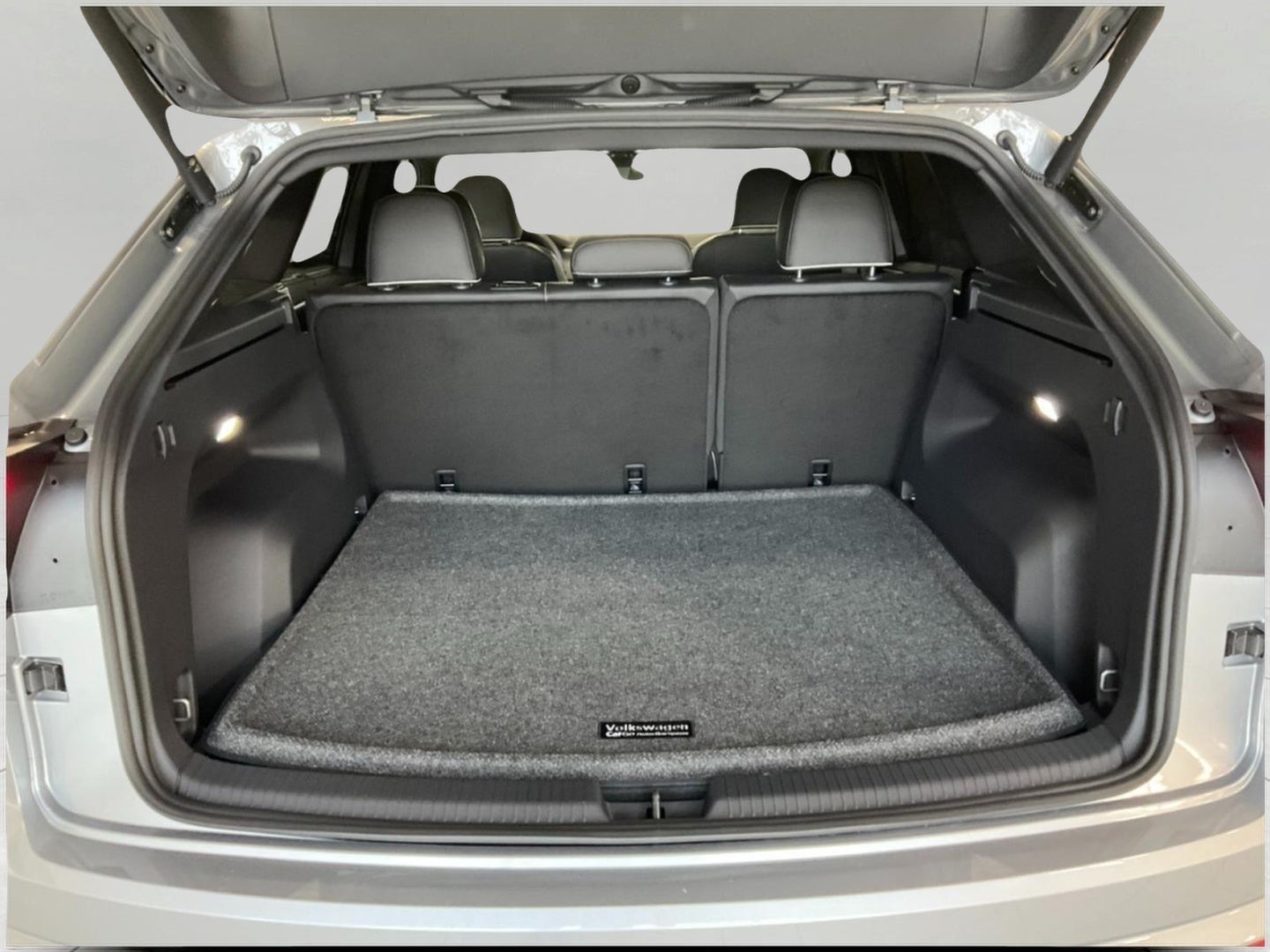 2026 Volkswagen Atlas Cross Sport 2.0T SEL Premium R-Line 4MOTION