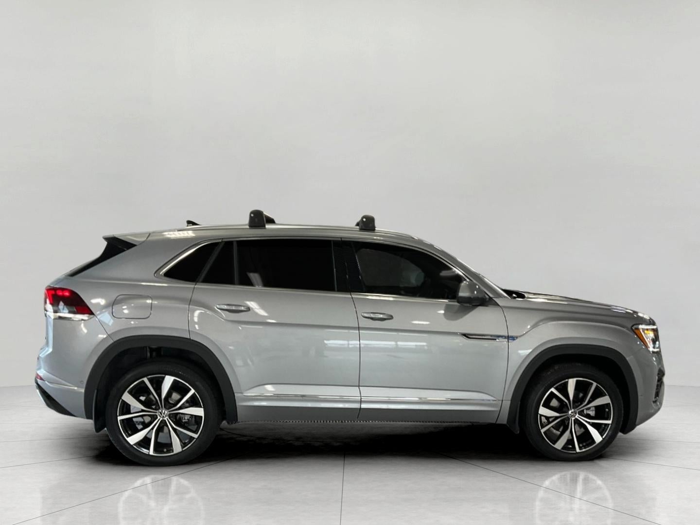 2026 Volkswagen Atlas Cross Sport 2.0T SEL Premium R-Line 4MOTION