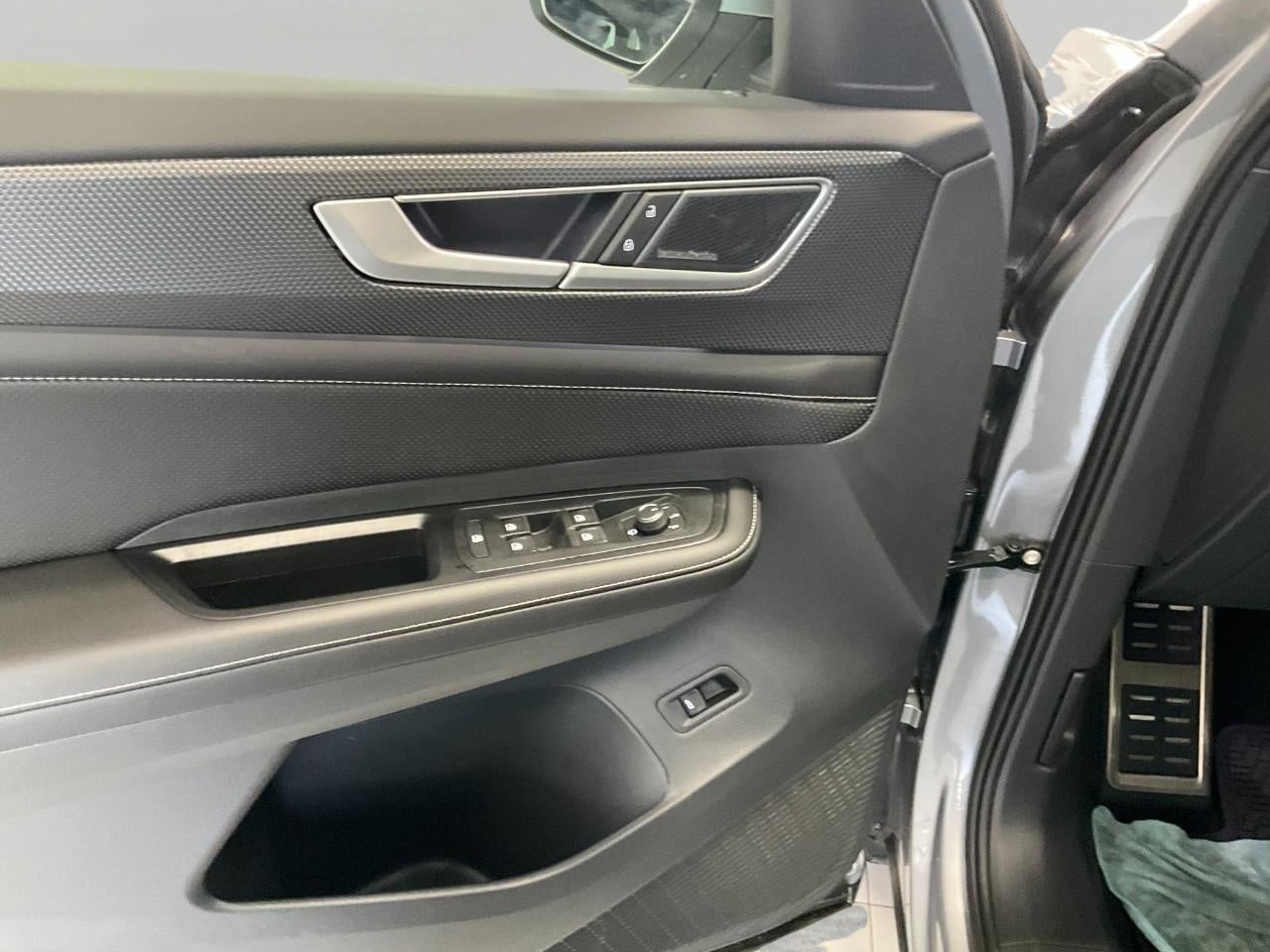 2026 Volkswagen Atlas Cross Sport 2.0T SEL Premium R-Line 4MOTION