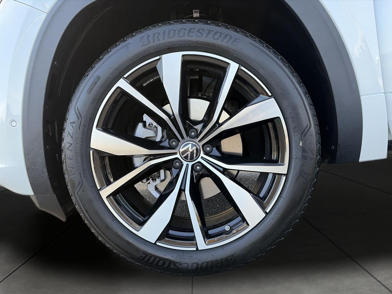 2026 Volkswagen Atlas Cross Sport 2.0T SEL Premium R-Line 4MOTION