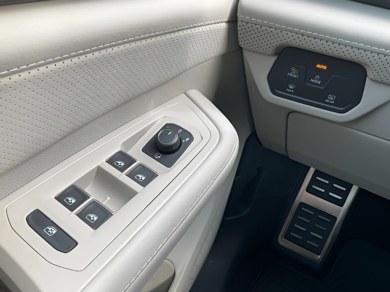 2026 Volkswagen Atlas 2.0T SEL Premium R-Line 4MOTION