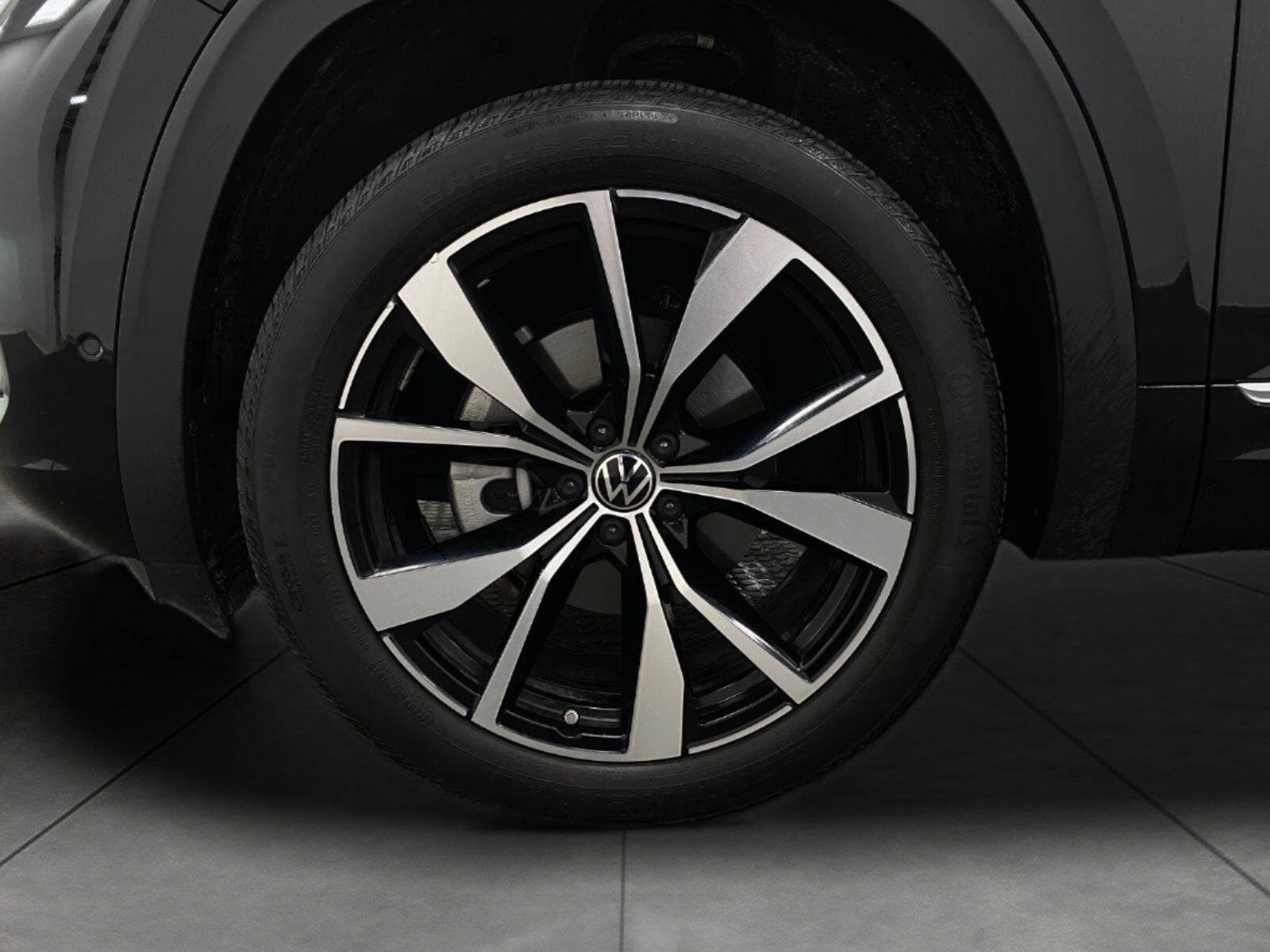 2025 Volkswagen Atlas 2.0T SEL Premium R-Line 4MOTION