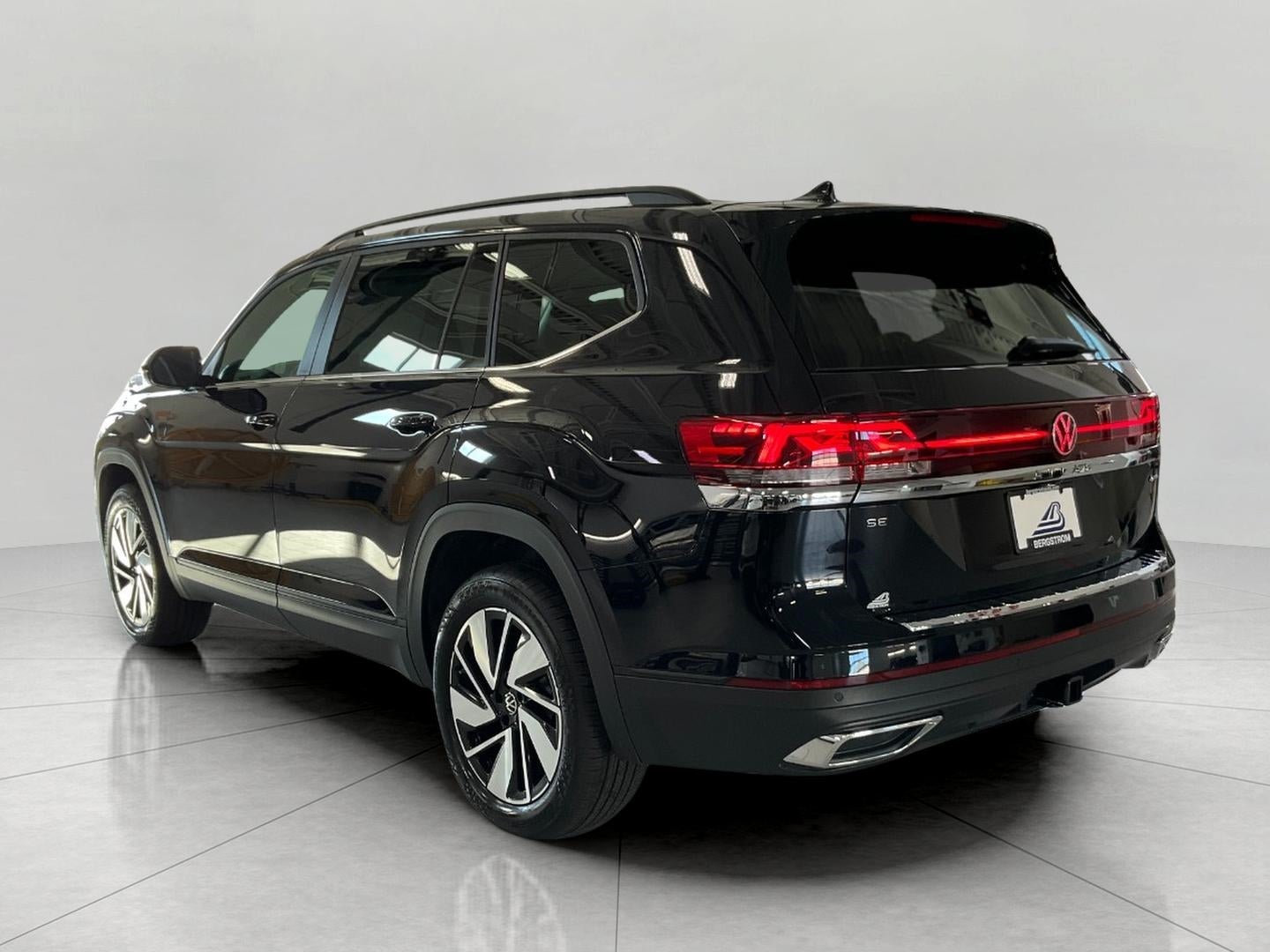2026 Volkswagen Atlas 2.0T SE w/Technology 4MOTION