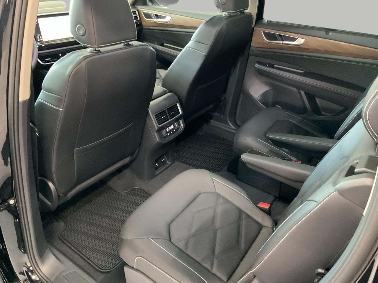 2026 Volkswagen Atlas 2.0T SE w/Technology 4MOTION