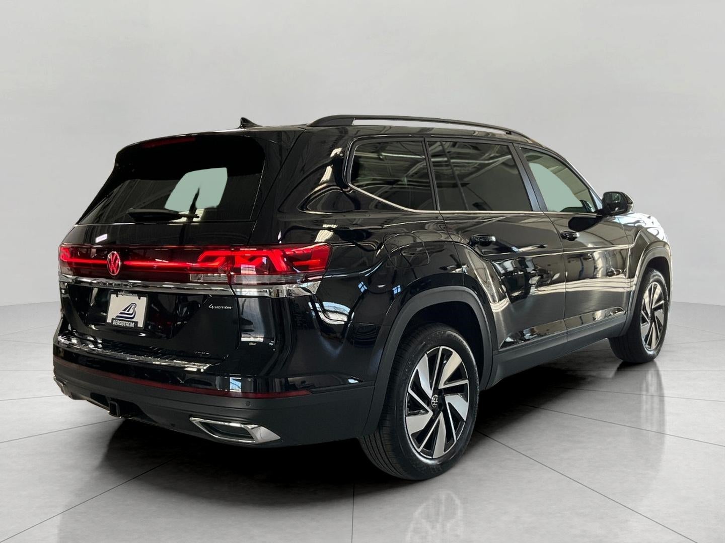 2026 Volkswagen Atlas 2.0T SE w/Technology 4MOTION