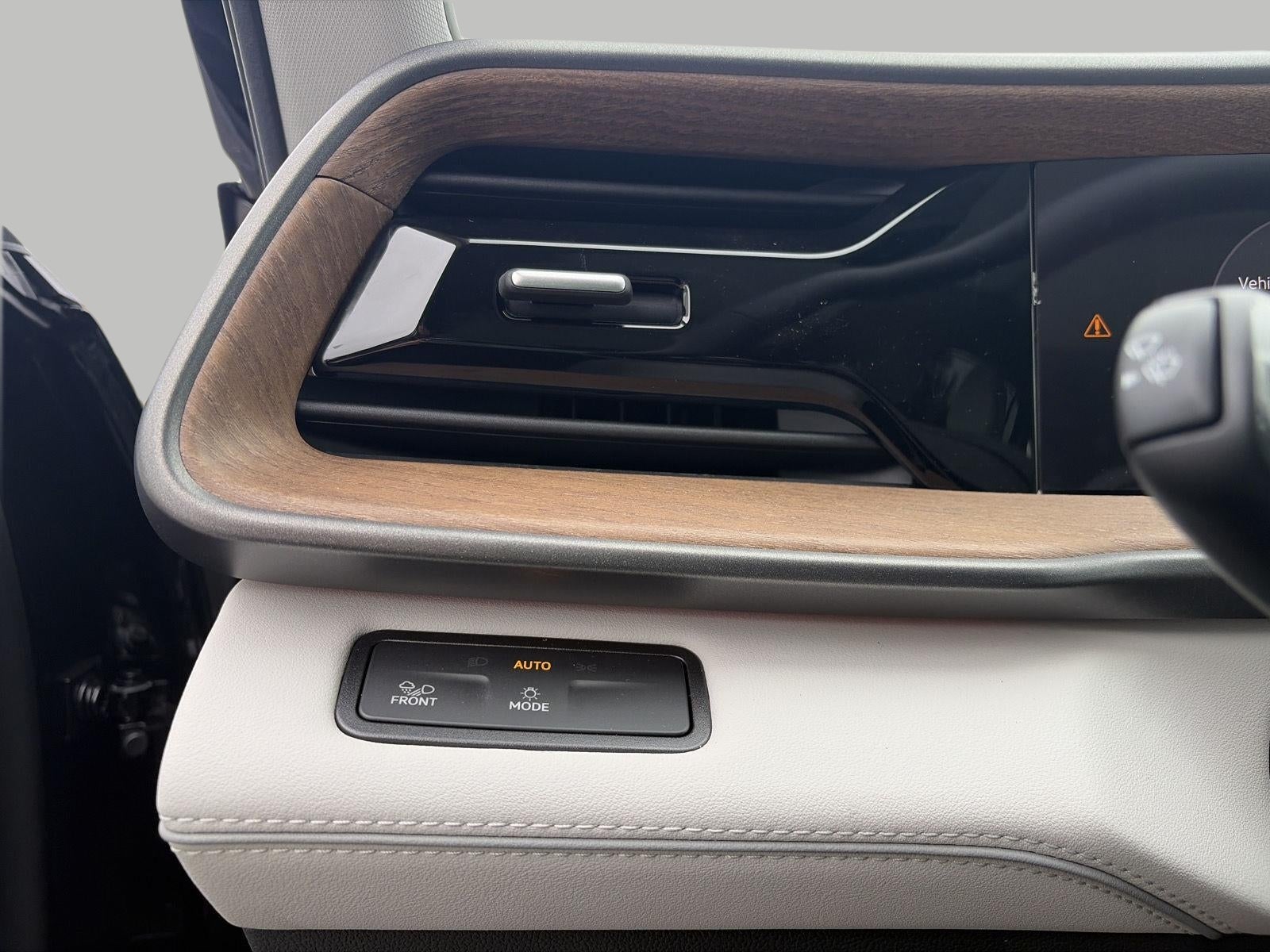 2027 Volkswagen Atlas SE w/Technology 4MOTION