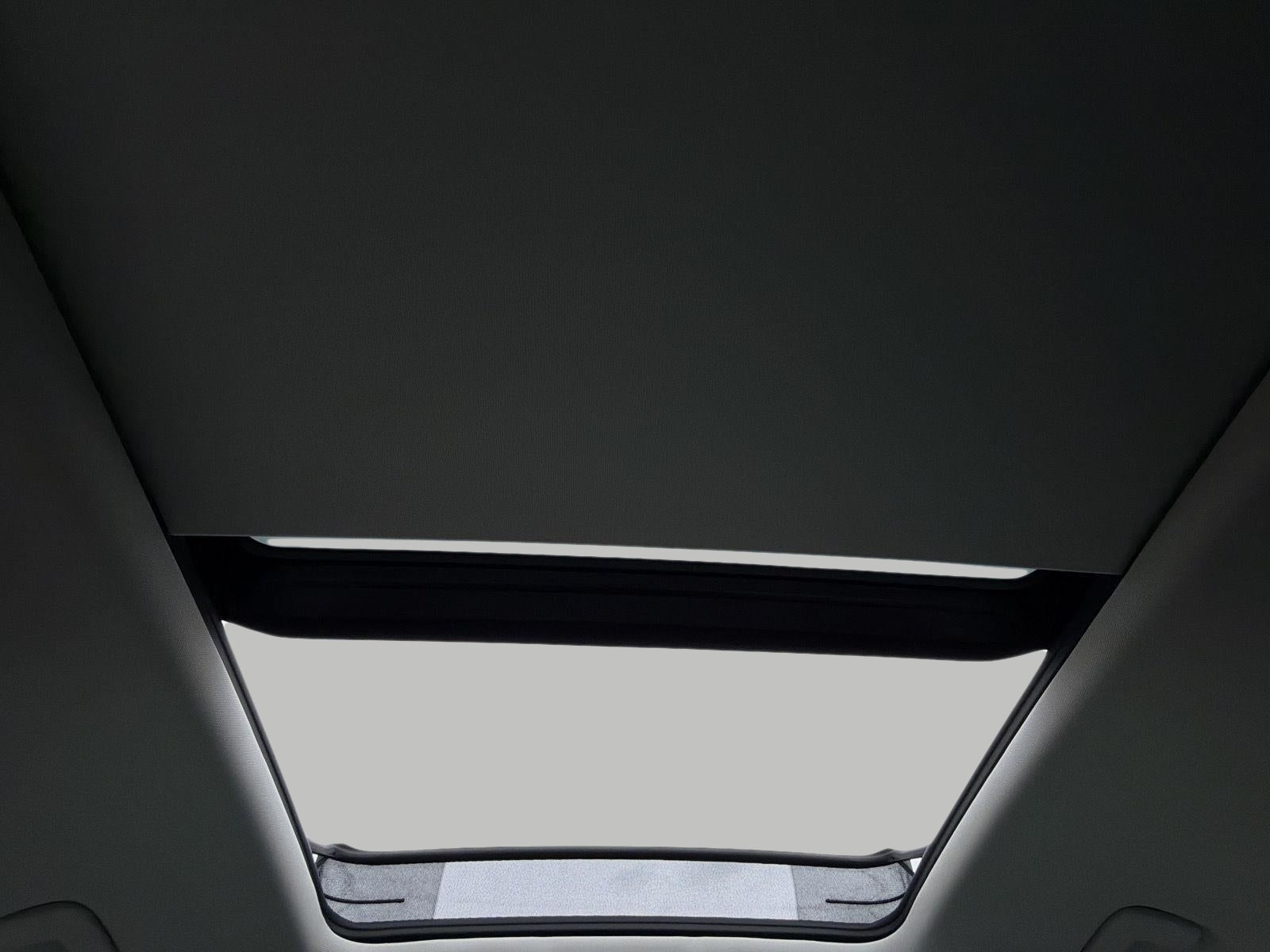 2027 Volkswagen Atlas SE w/Technology 4MOTION