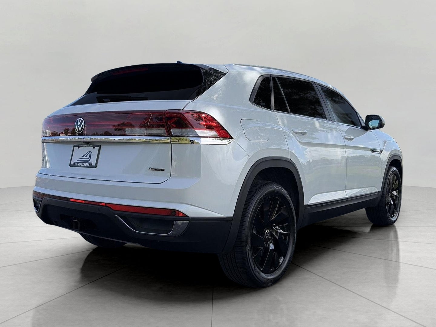 2026 Volkswagen Atlas Cross Sport 2.0T SE w/Technology 4MOTION