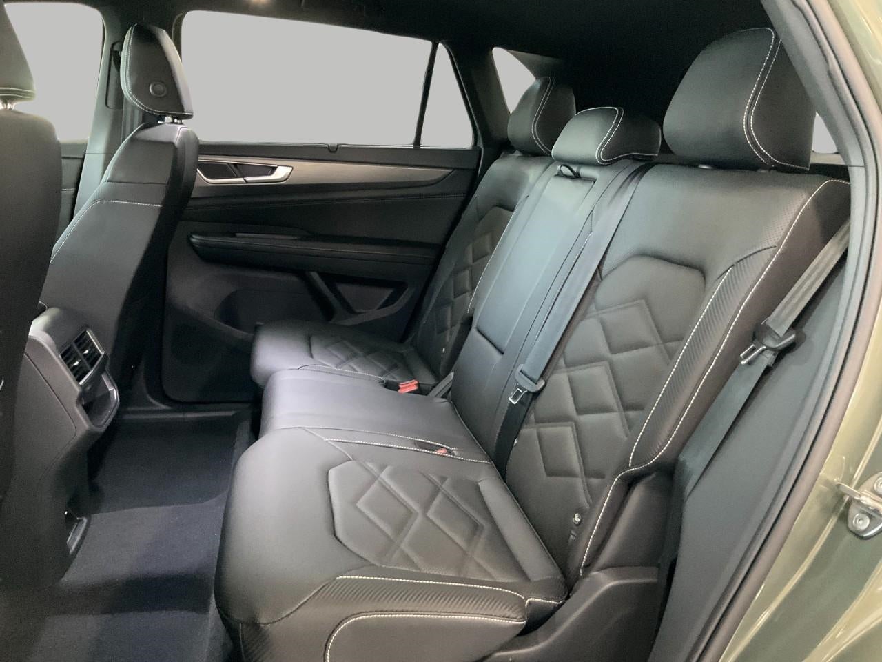 2026 Volkswagen Atlas Cross Sport 2.0T SE w/Technology 4MOTION