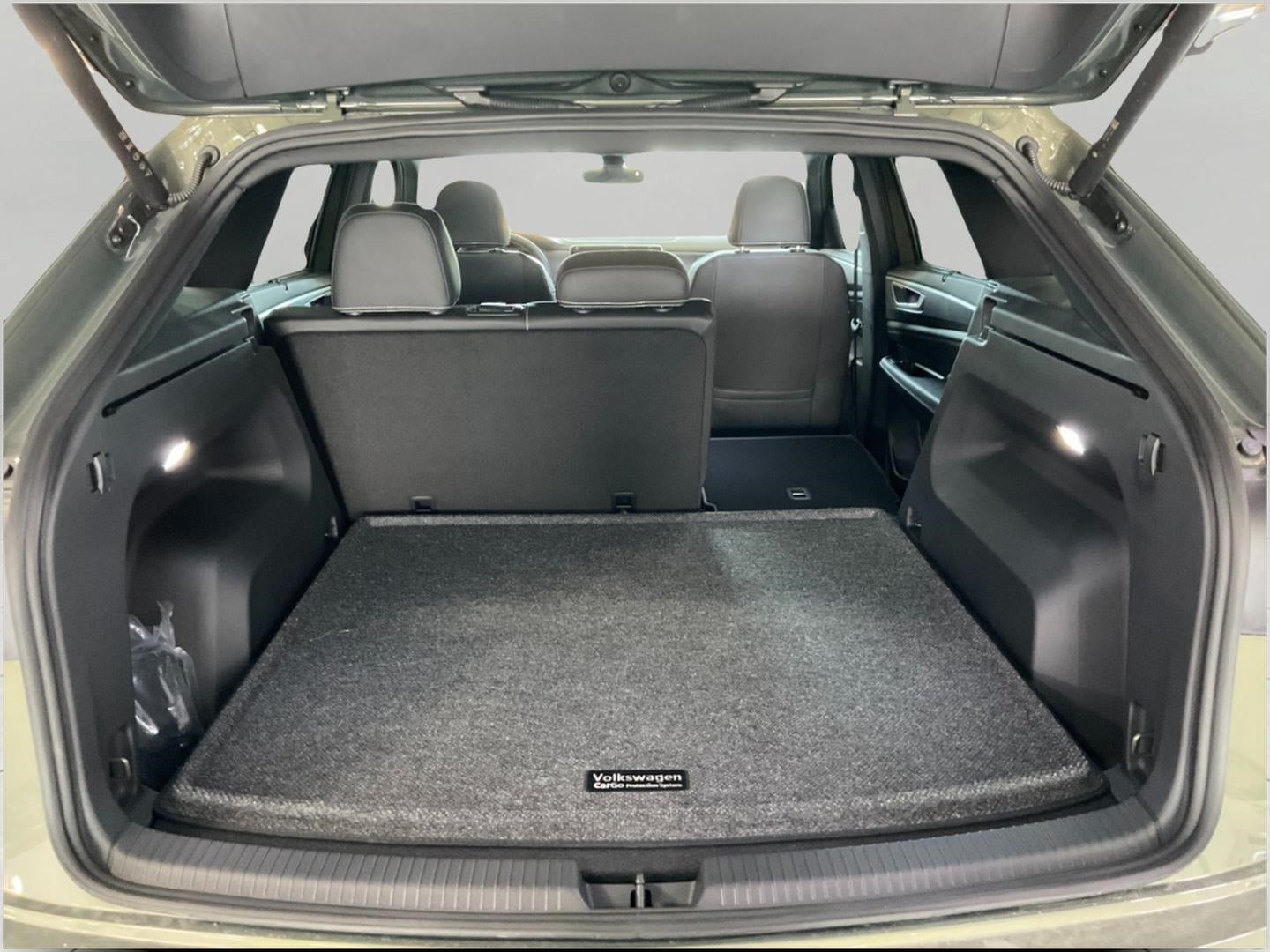 2026 Volkswagen Atlas Cross Sport 2.0T SE w/Technology 4MOTION