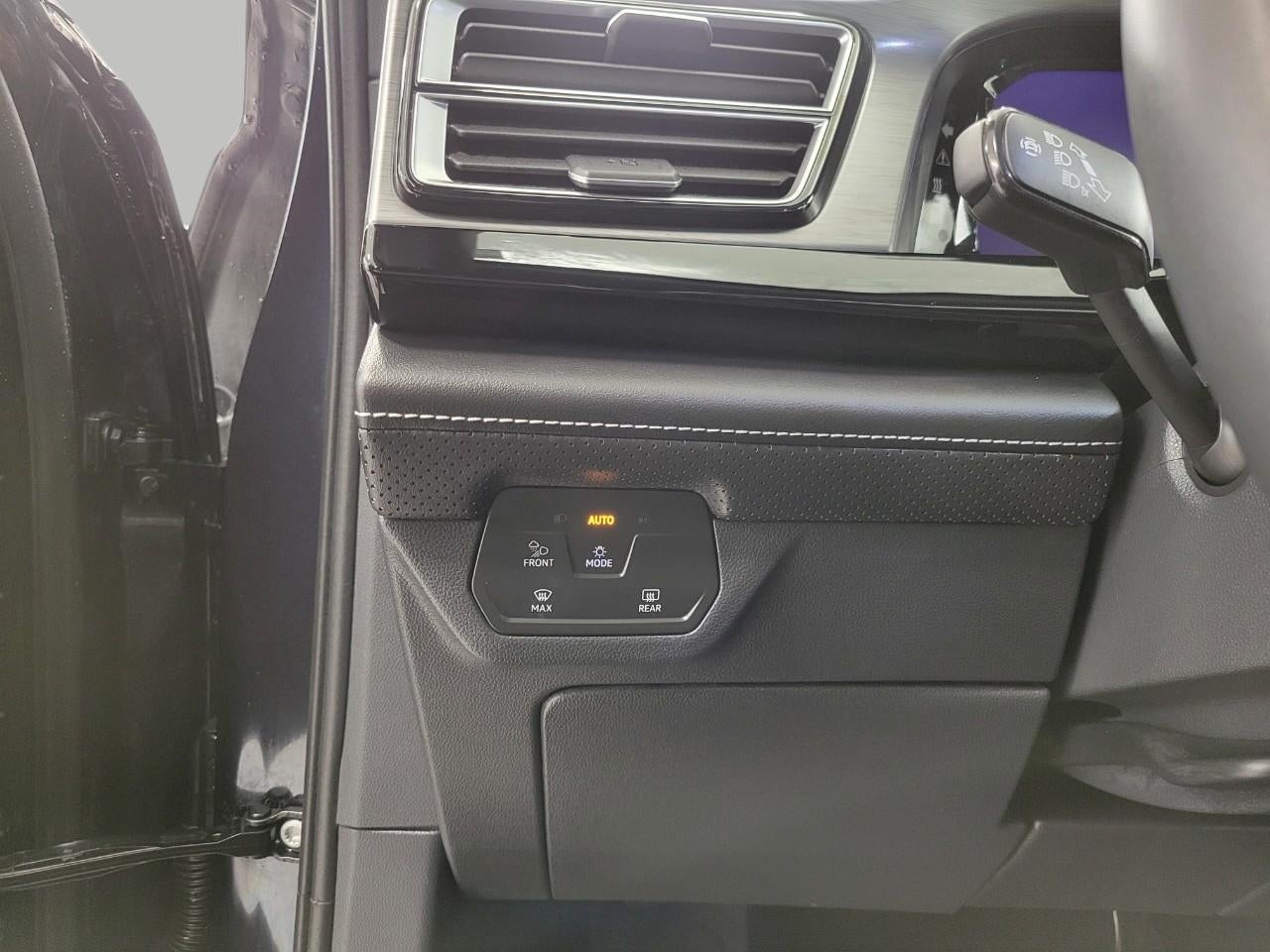 2024 Volkswagen Atlas Cross Sport 2.0T SE w/Technology 4MOTION