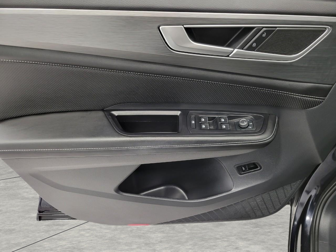 2024 Volkswagen Atlas Cross Sport 2.0T SE w/Technology 4MOTION