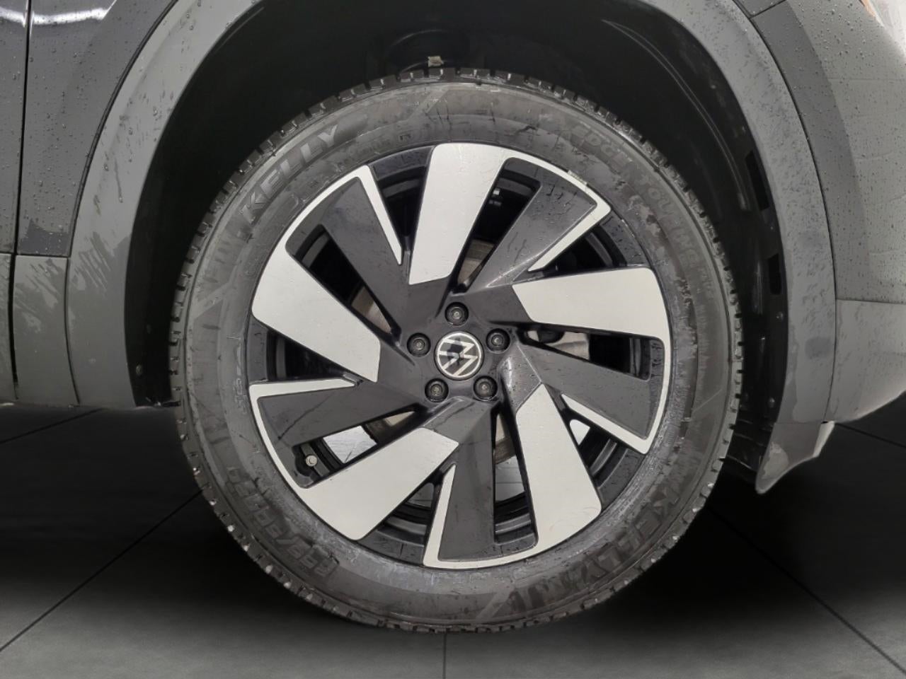 2024 Volkswagen Atlas Cross Sport 2.0T SE w/Technology 4MOTION