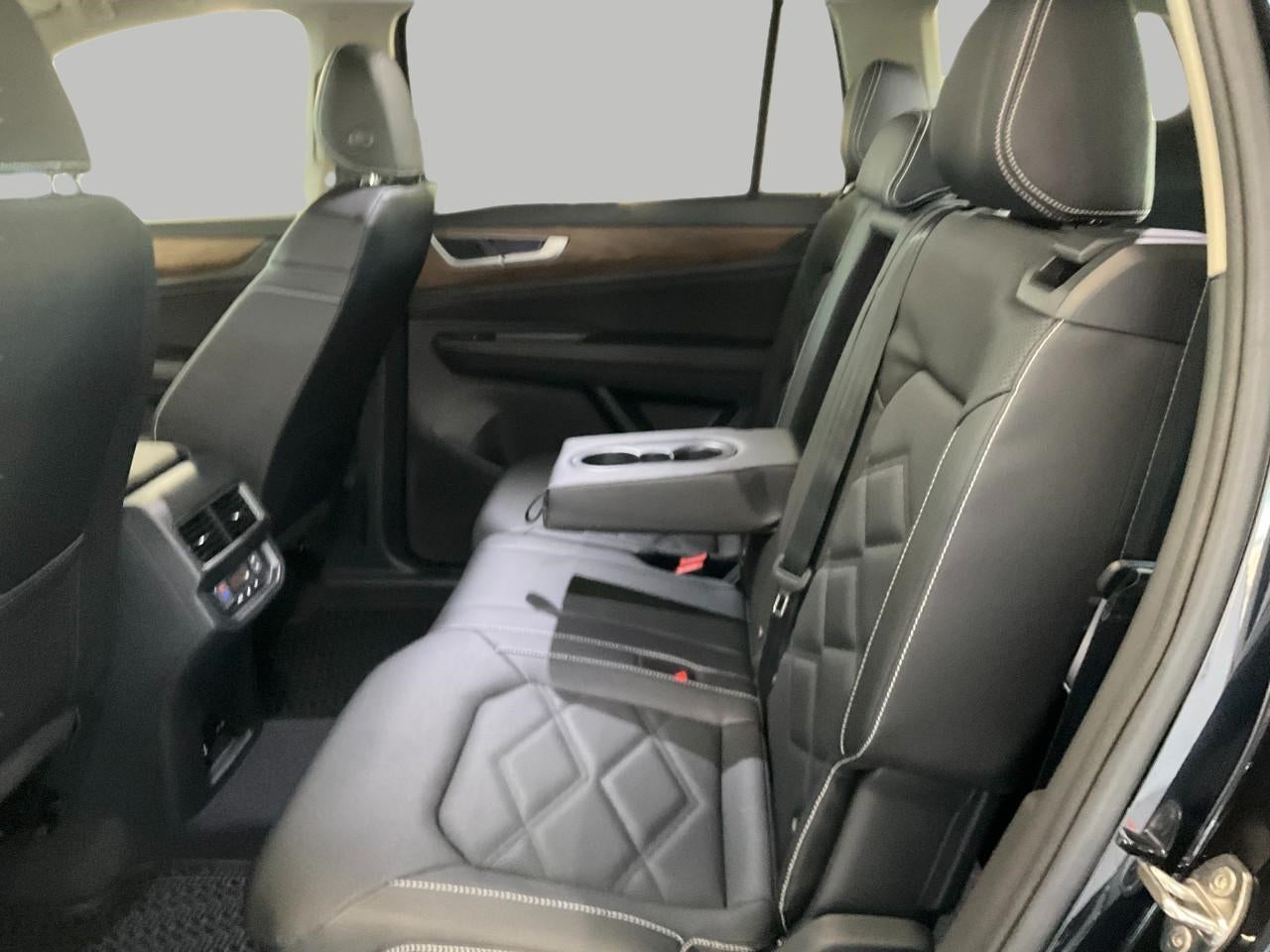 2026 Volkswagen Atlas 2.0T SE w/Technology 4MOTION