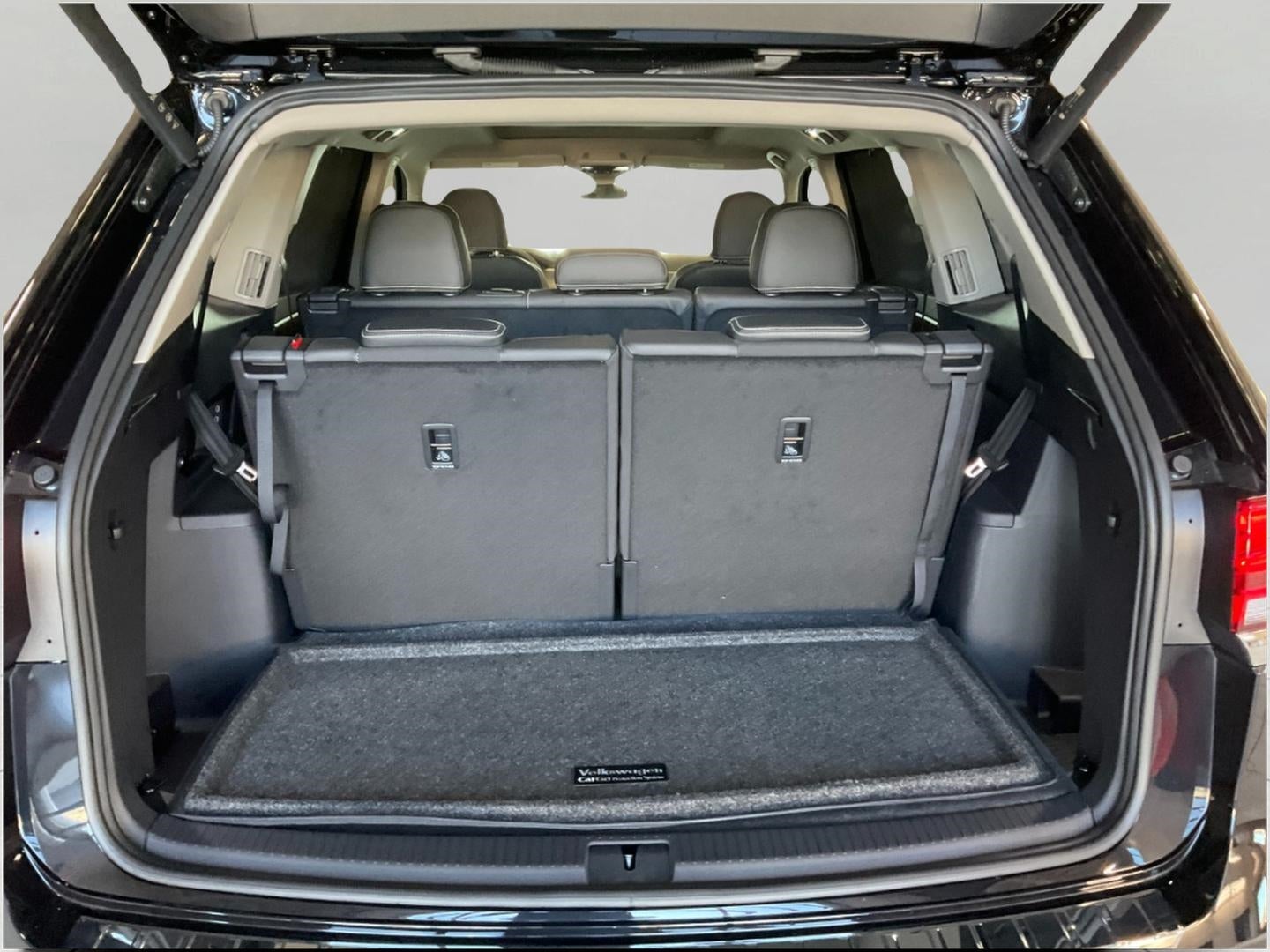 2026 Volkswagen Atlas 2.0T SE w/Technology 4MOTION