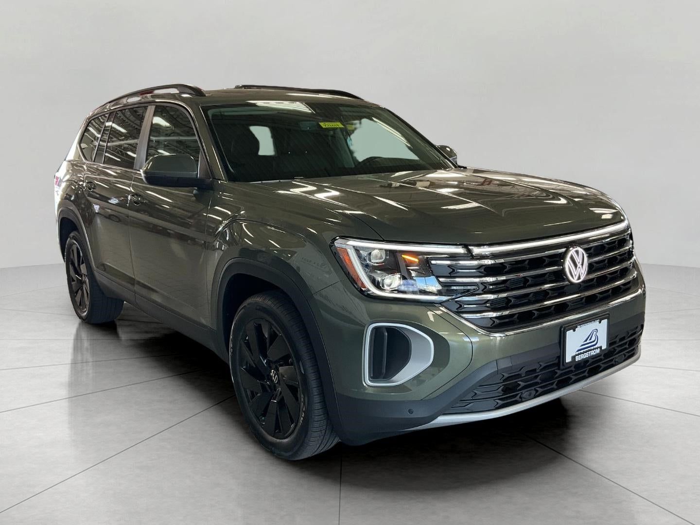 2026 Volkswagen Atlas 2.0T SE w/Technology 4MOTION