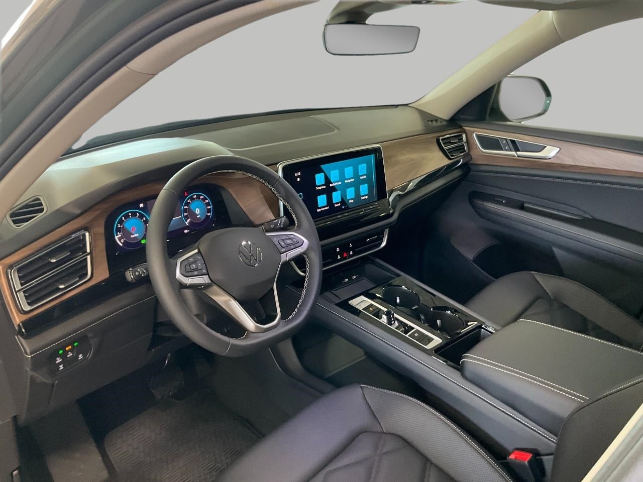 2026 Volkswagen Atlas 2.0T SE w/Technology 4MOTION