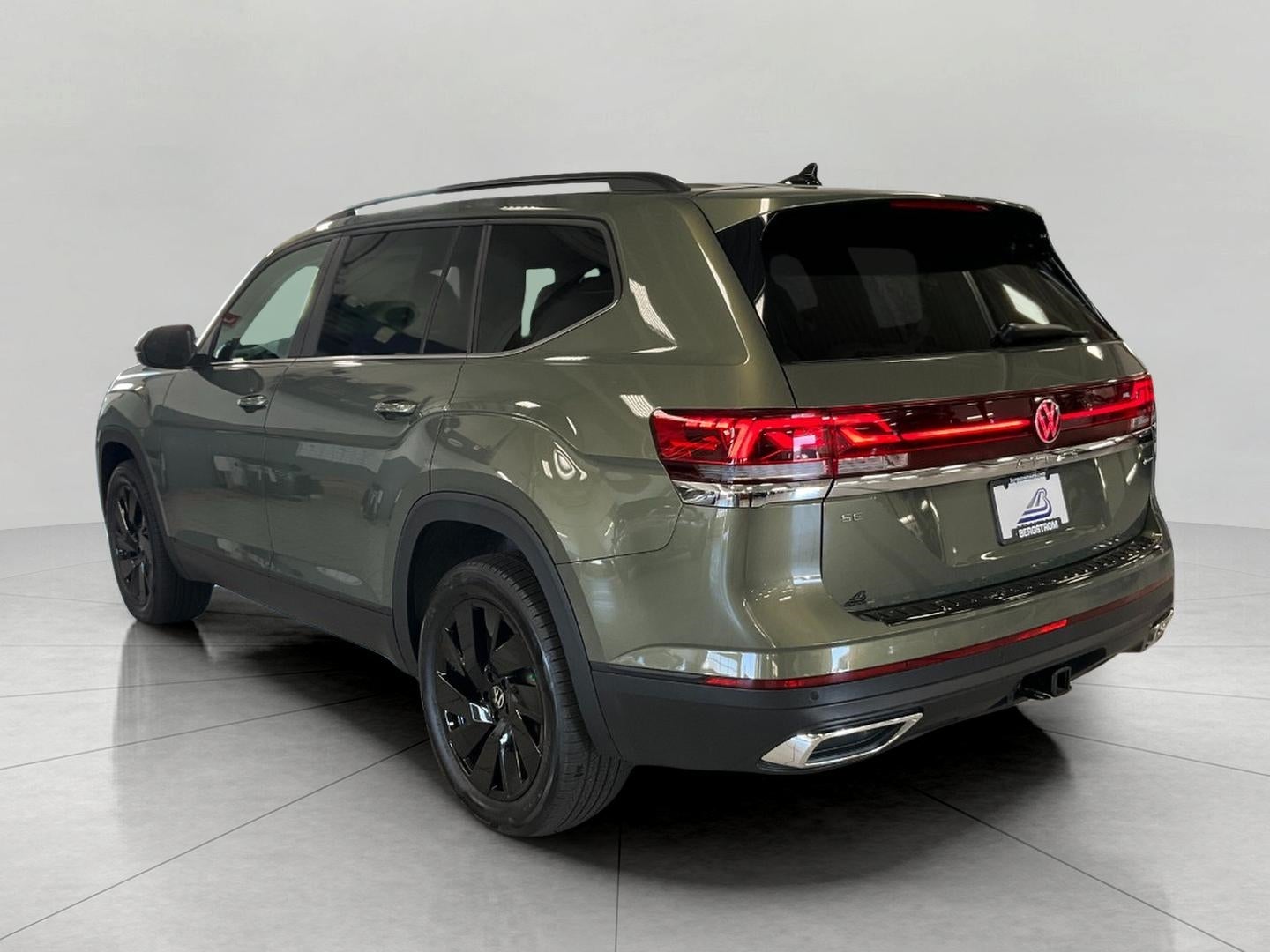 2026 Volkswagen Atlas 2.0T SE w/Technology 4MOTION