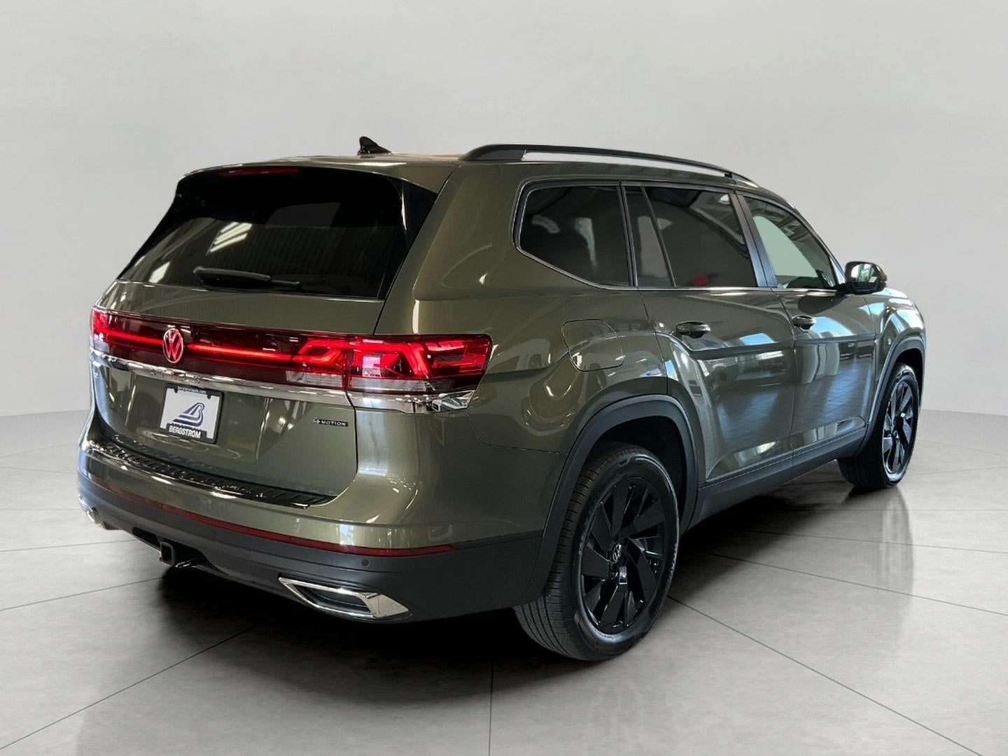 2026 Volkswagen Atlas 2.0T SE w/Technology 4MOTION