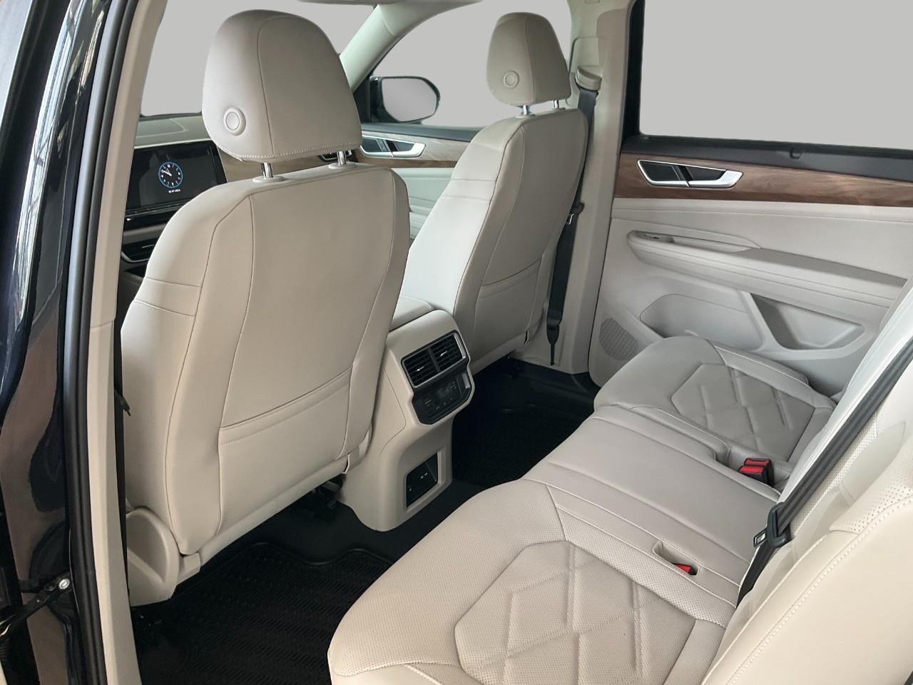 2026 Volkswagen Atlas 2.0T SE w/Technology 4MOTION