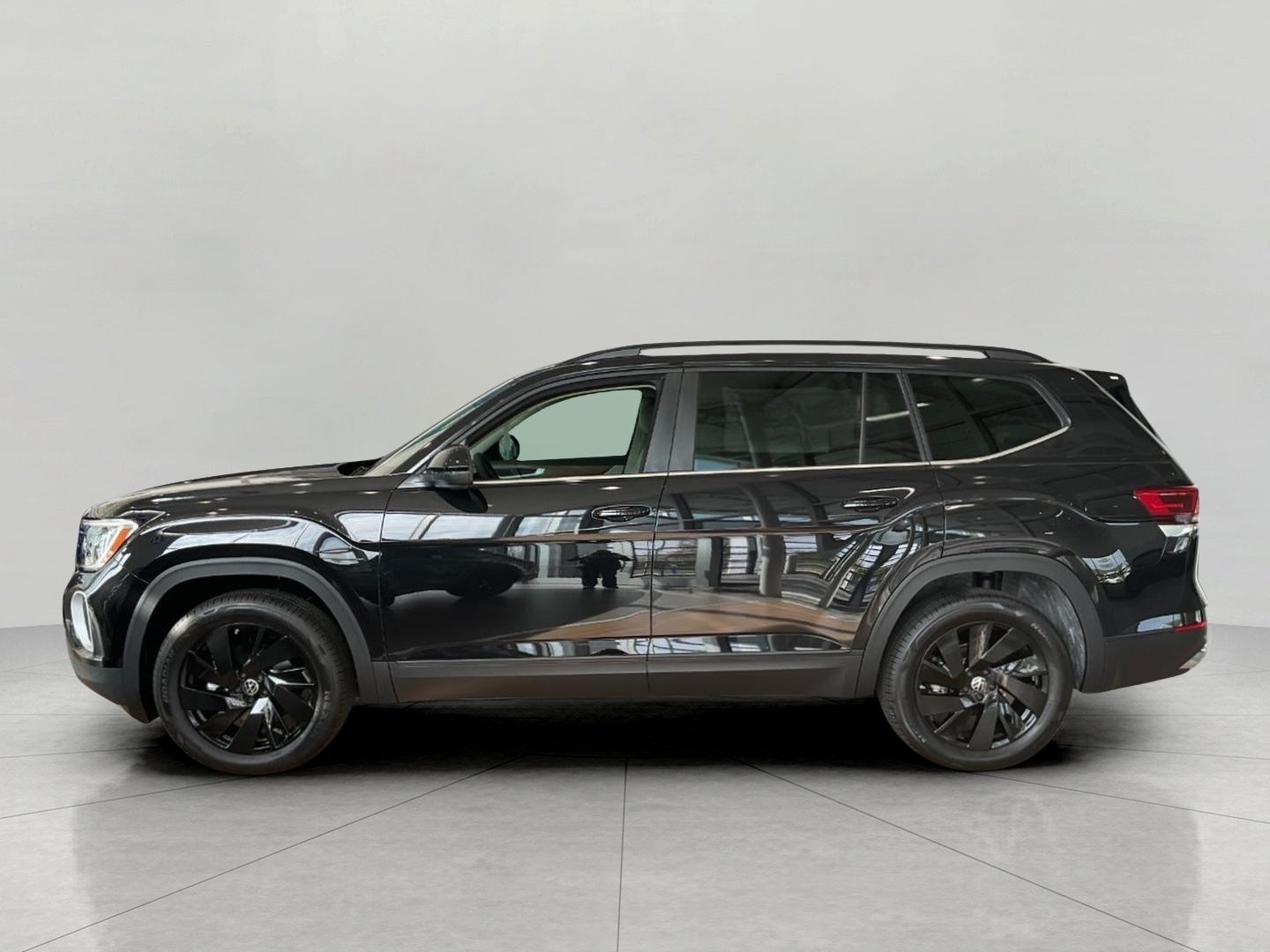 2026 Volkswagen Atlas 2.0T SE w/Technology 4MOTION