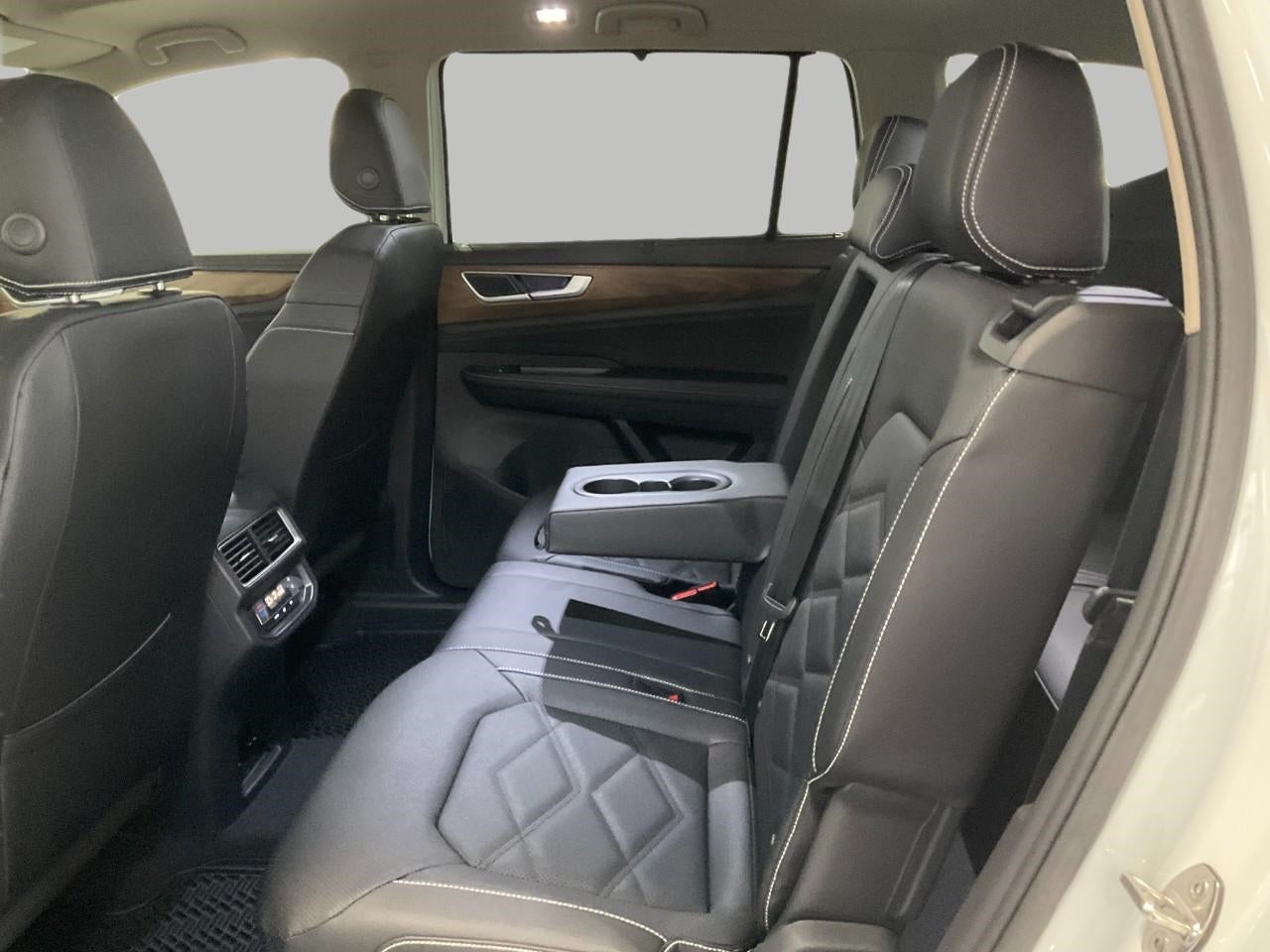 2026 Volkswagen Atlas 2.0T SE w/Technology 4MOTION