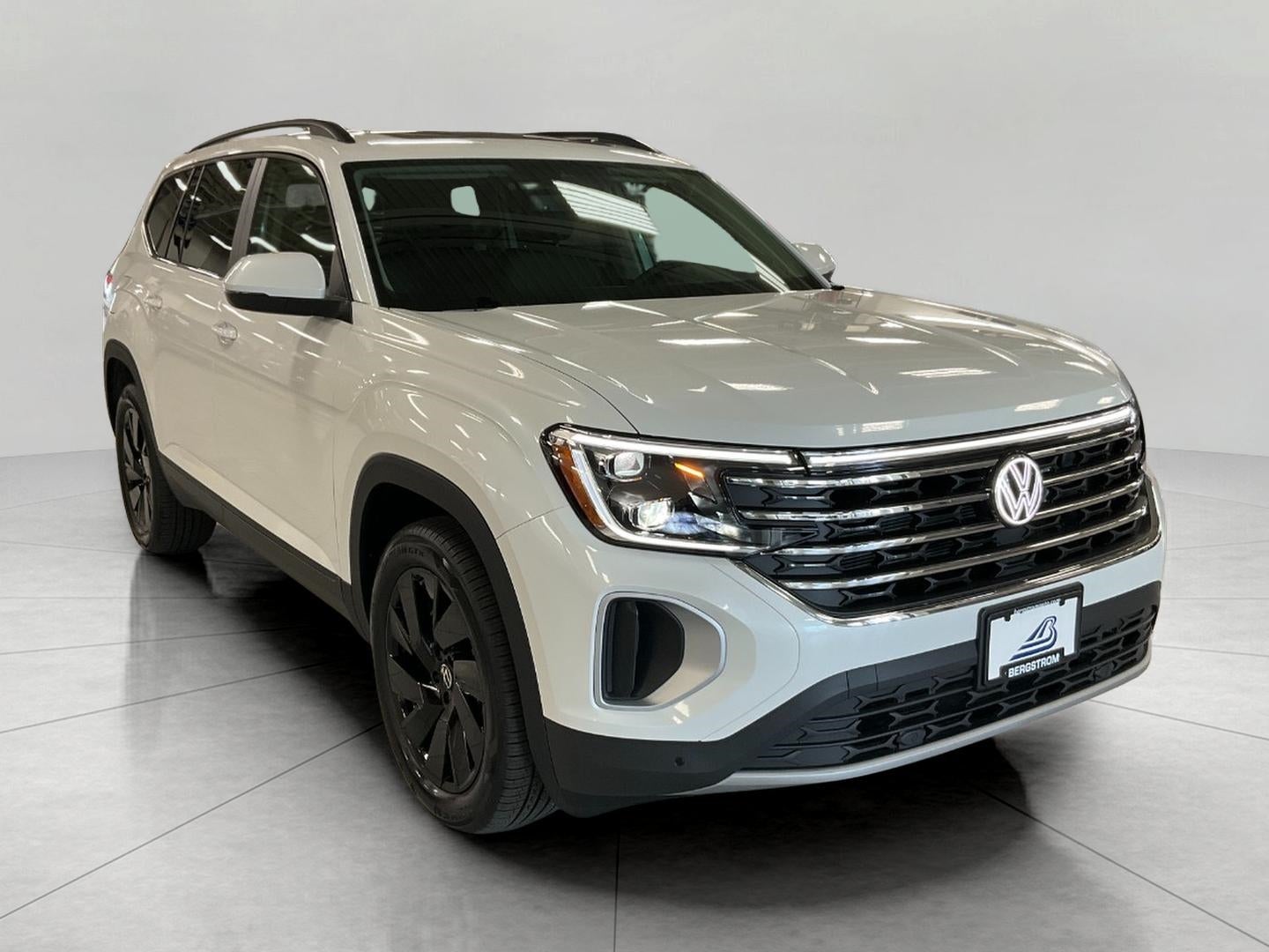 2026 Volkswagen Atlas 2.0T SE w/Technology 4MOTION