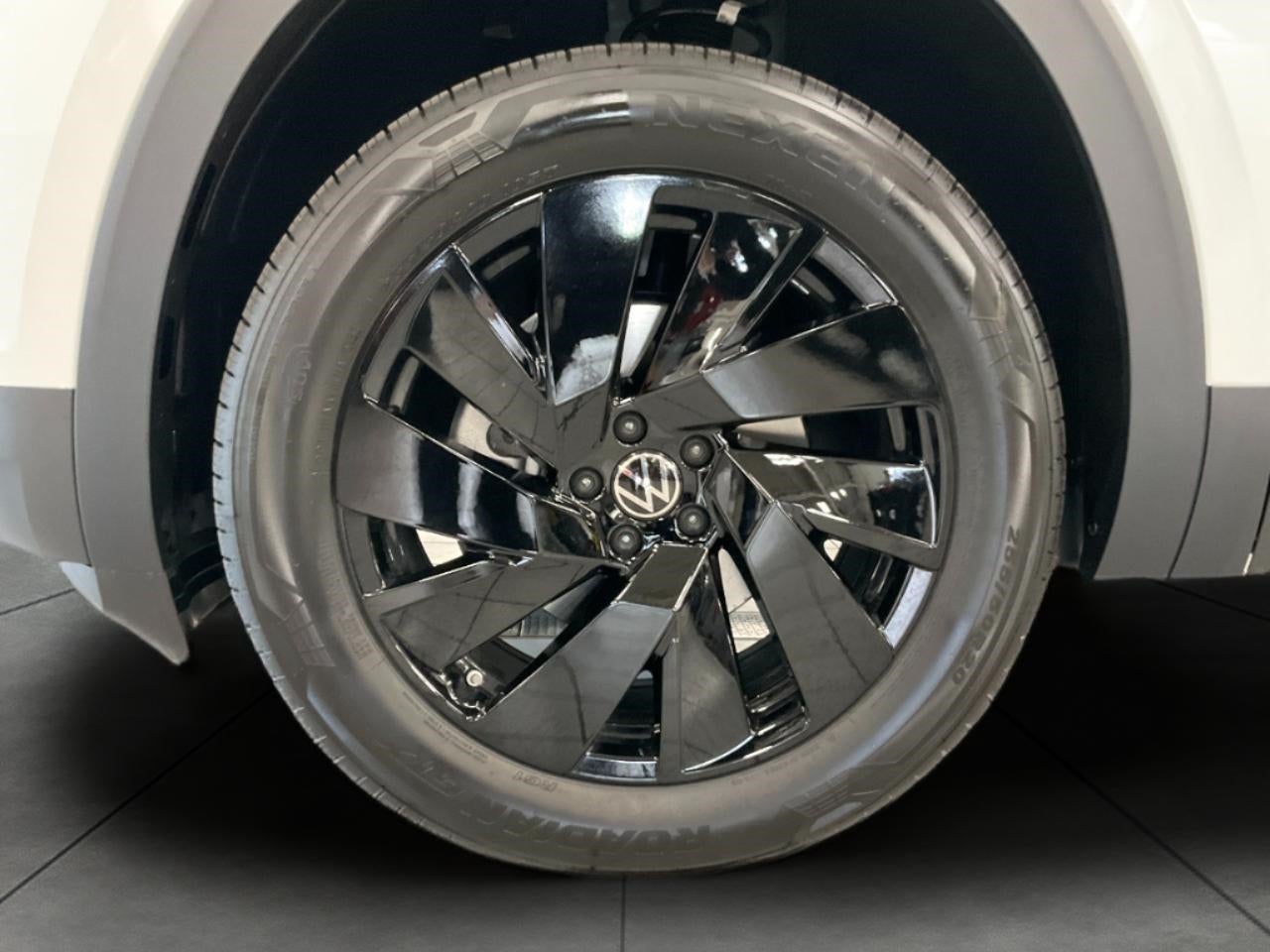 2026 Volkswagen Atlas 2.0T SE w/Technology 4MOTION