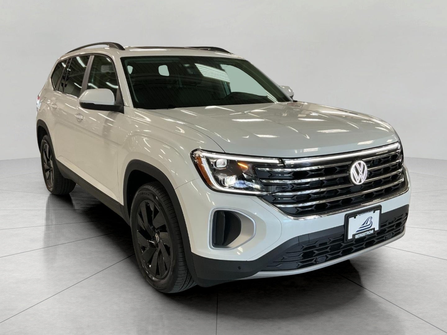2026 Volkswagen Atlas 2.0T SE w/Technology 4MOTION