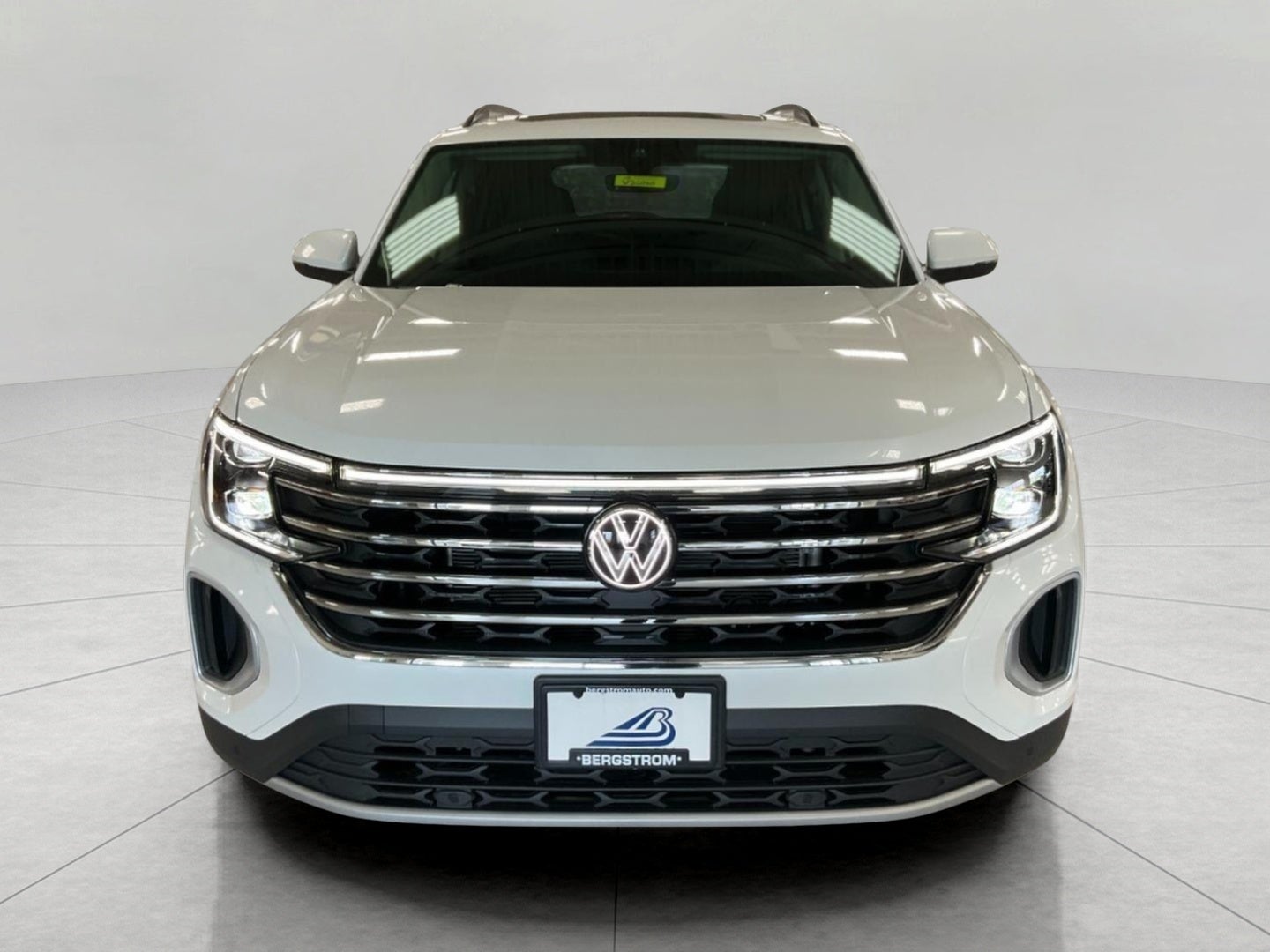 2026 Volkswagen Atlas 2.0T SE w/Technology 4MOTION