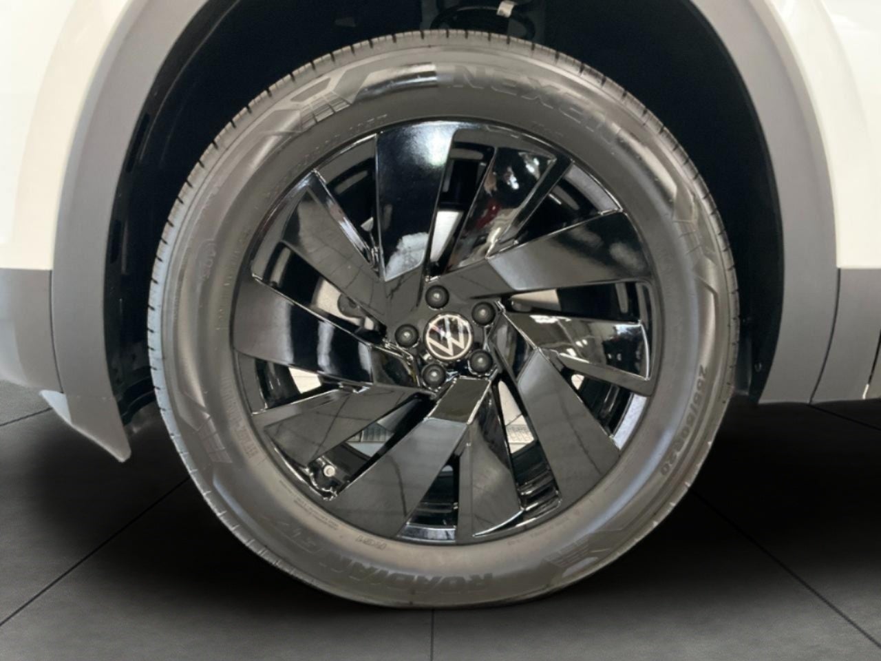 2026 Volkswagen Atlas 2.0T SE w/Technology 4MOTION
