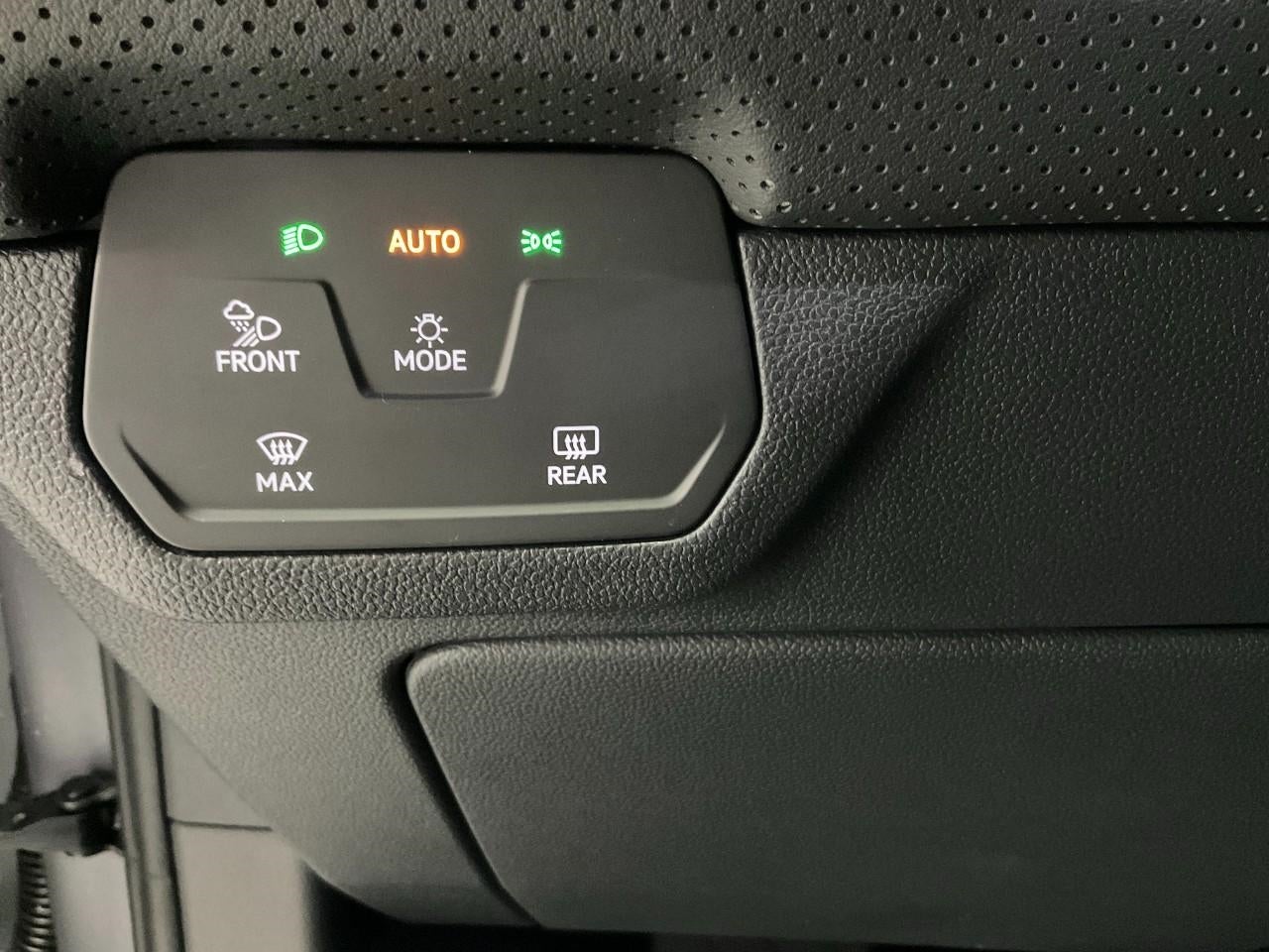 2026 Volkswagen Atlas Cross Sport 2.0T SE 4MOTION