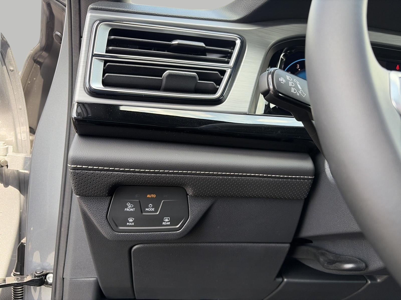 2026 Volkswagen Atlas Cross Sport 2.0T SE 4MOTION