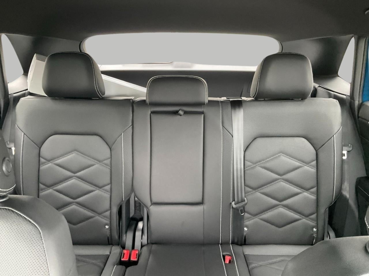 2026 Volkswagen Atlas Cross Sport 2.0T SE 4MOTION