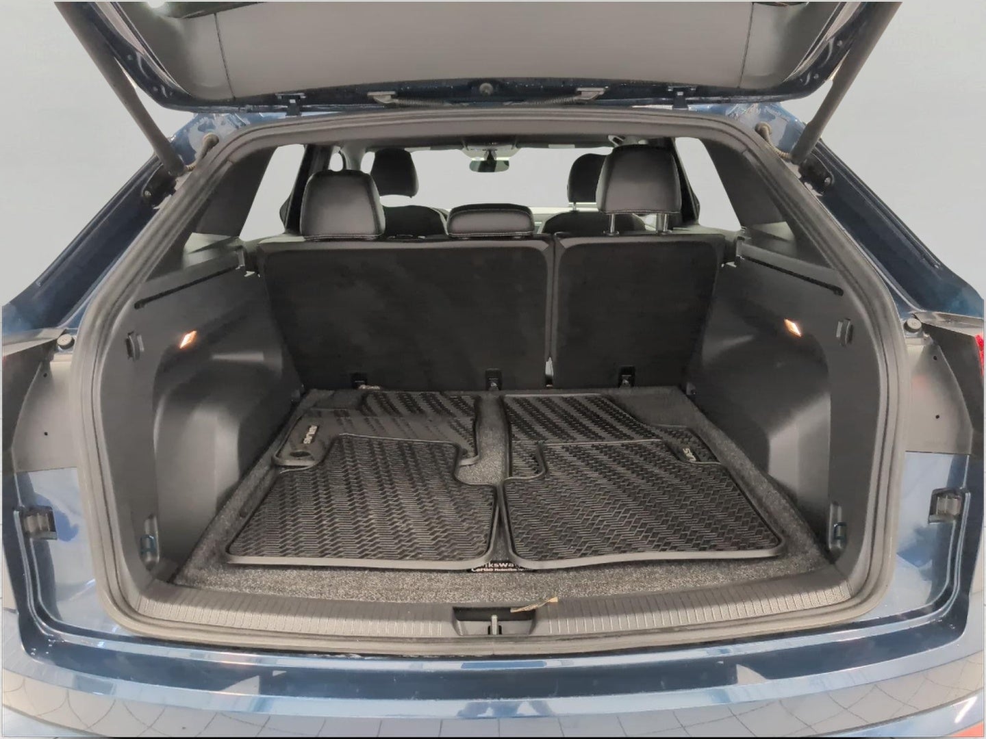 2021 Volkswagen Atlas Cross Sport 3.6L V6 SE w/Technology R-Line 4MOTION
