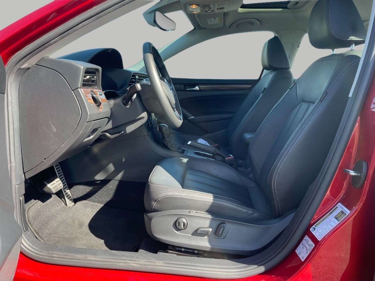 2022 Volkswagen Passat 2.0T Limited Edition Auto
