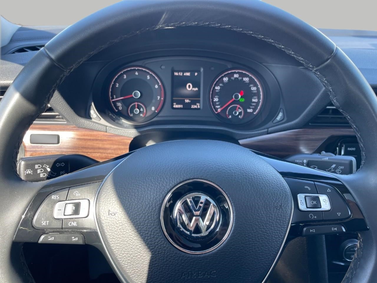 2022 Volkswagen Passat 2.0T Limited Edition Auto